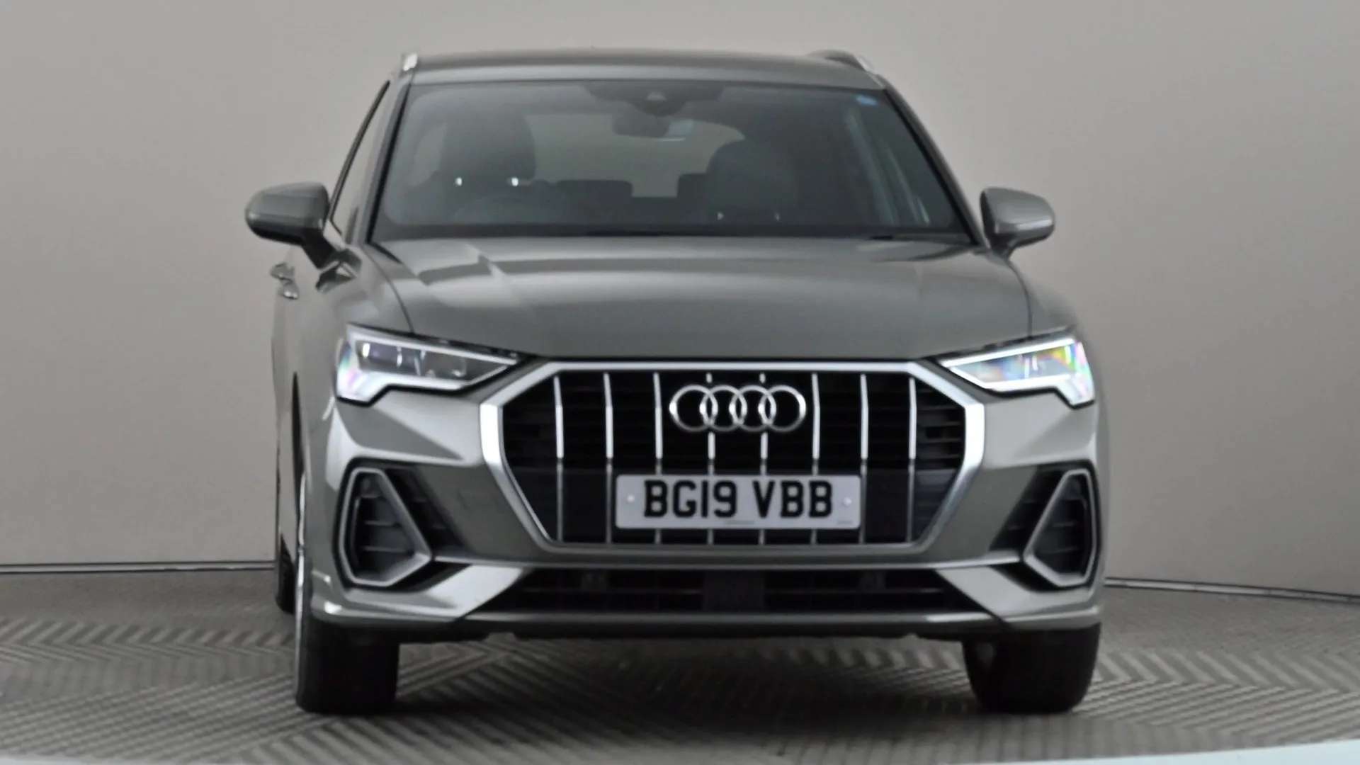 A 2019 AUDI Q3 35 TFSI S Line A 2019 AUDI Q3 35 TFSI S Line