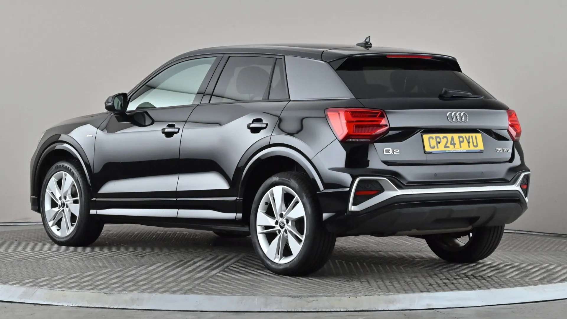 A 2024 AUDI Q2 35 TFSI S Line A 2024 AUDI Q2 35 TFSI S Line