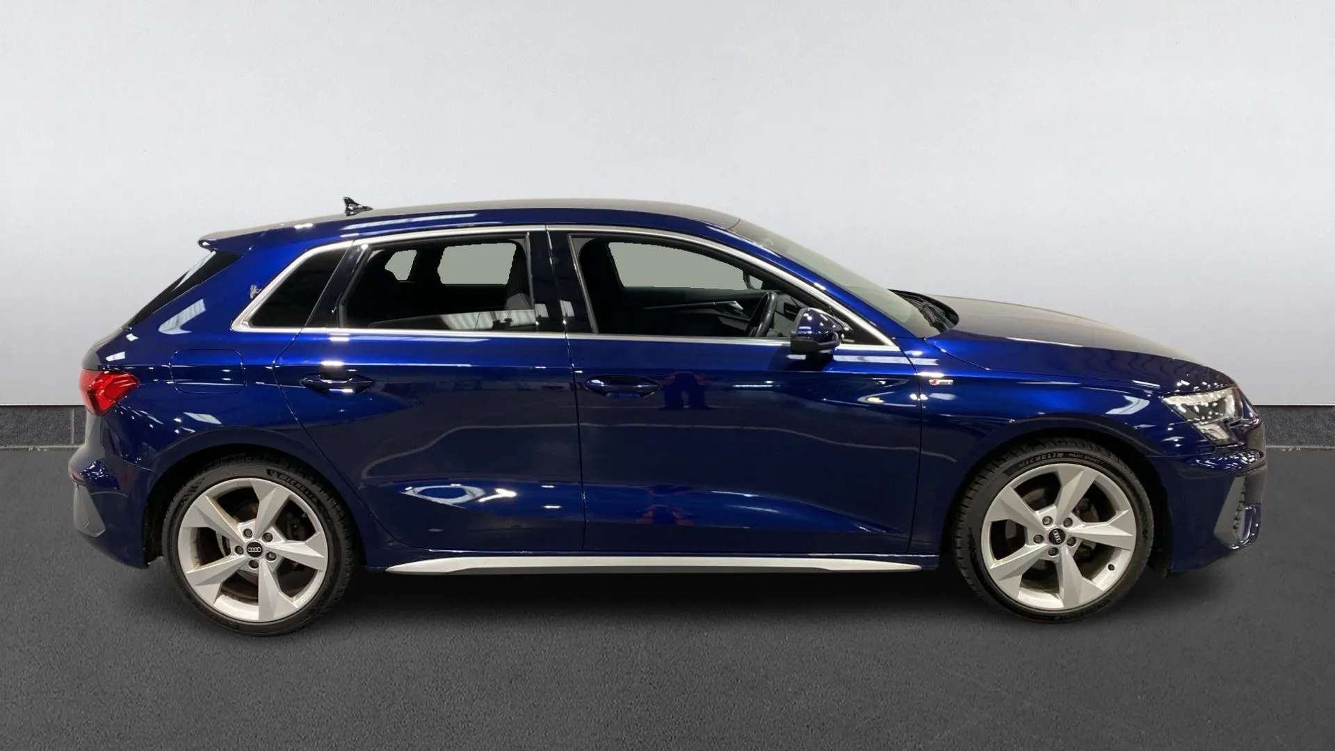 A 2022 AUDI A3 35 TFSI S Line A 2022 AUDI A3 35 TFSI S Line