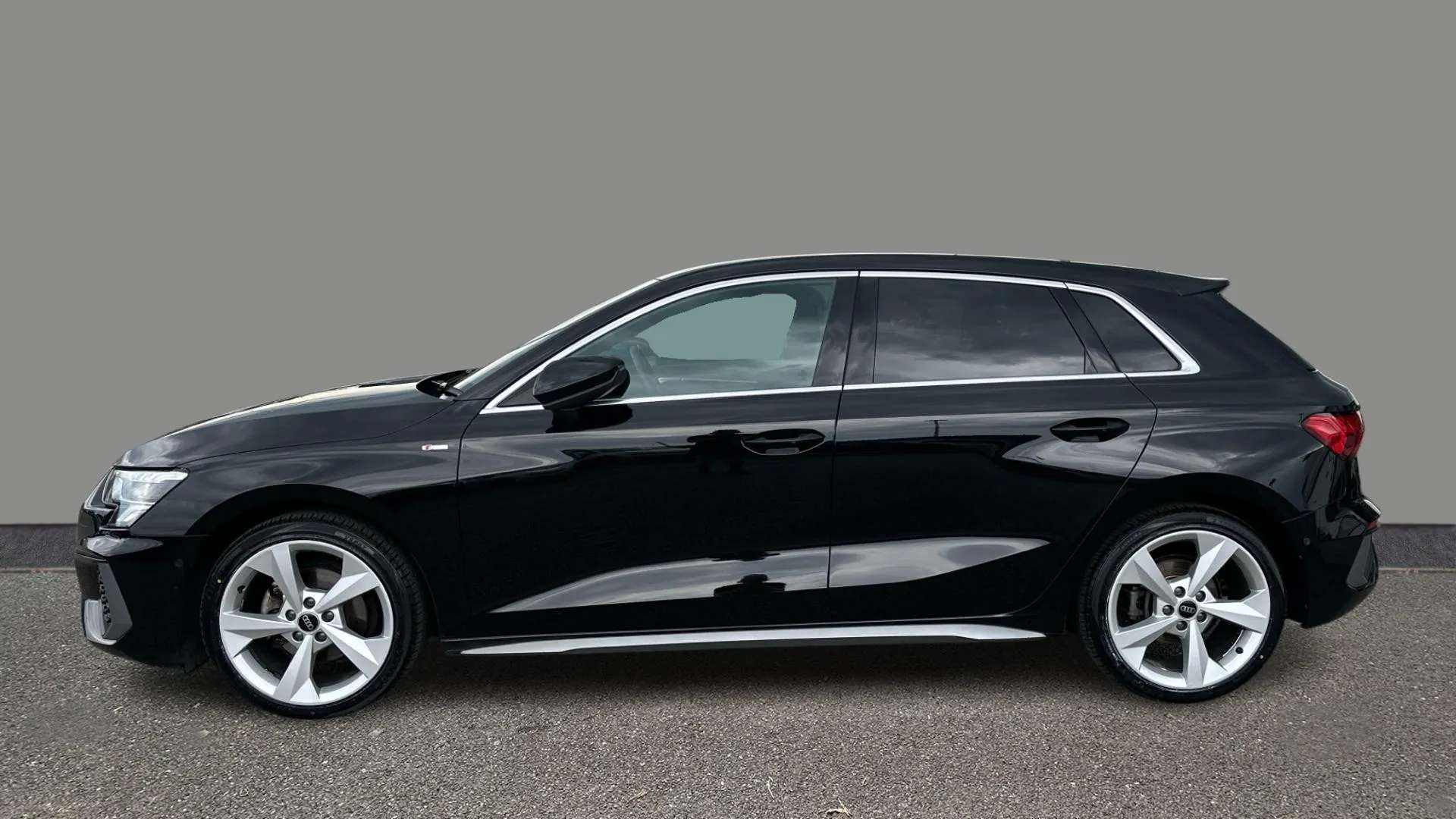 A 2023 AUDI A3 35 TFSI S Line A 2023 AUDI A3 35 TFSI S Line