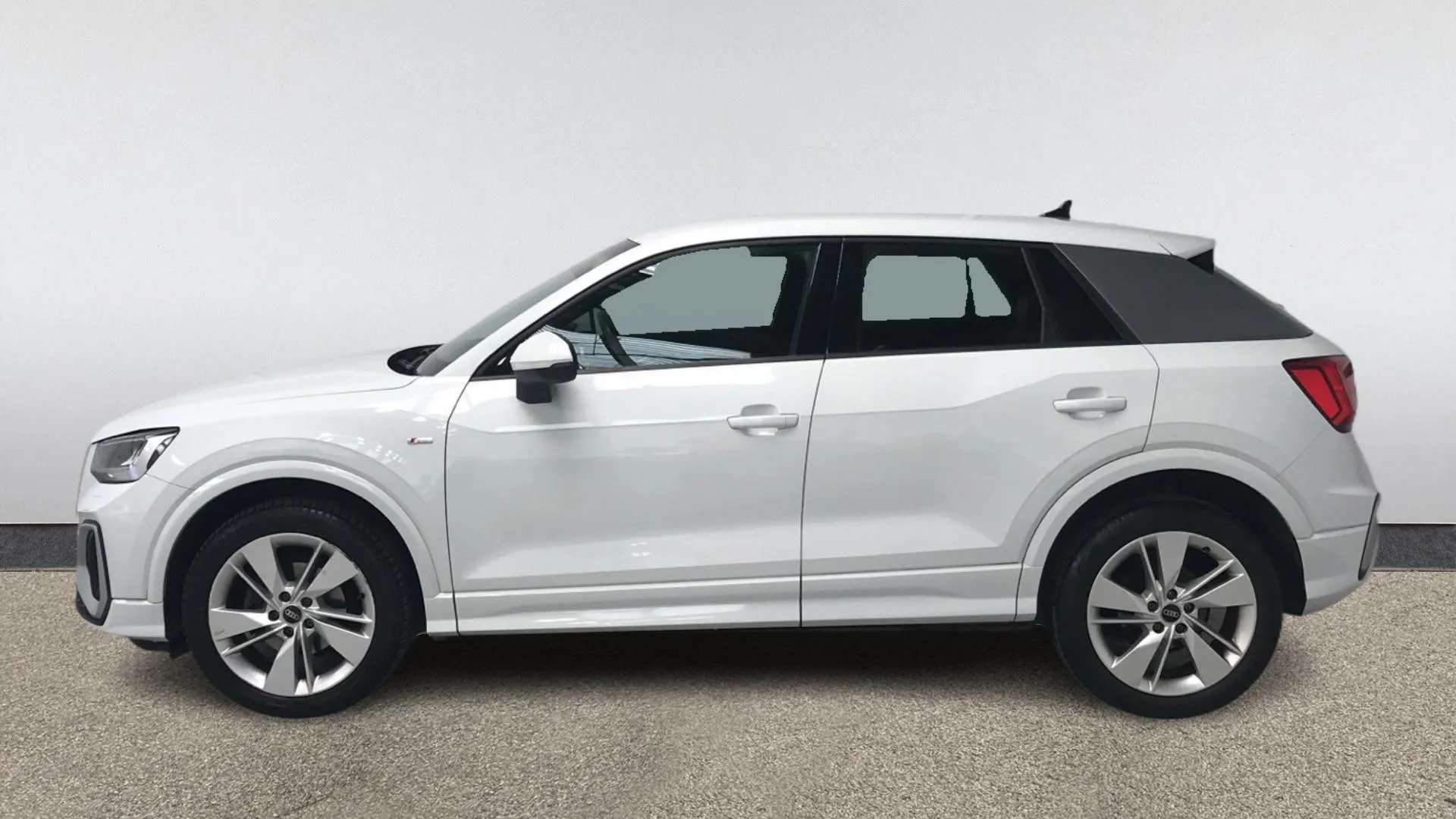 A 2021 AUDI Q2 35 TFSI S Line A 2021 AUDI Q2 35 TFSI S Line