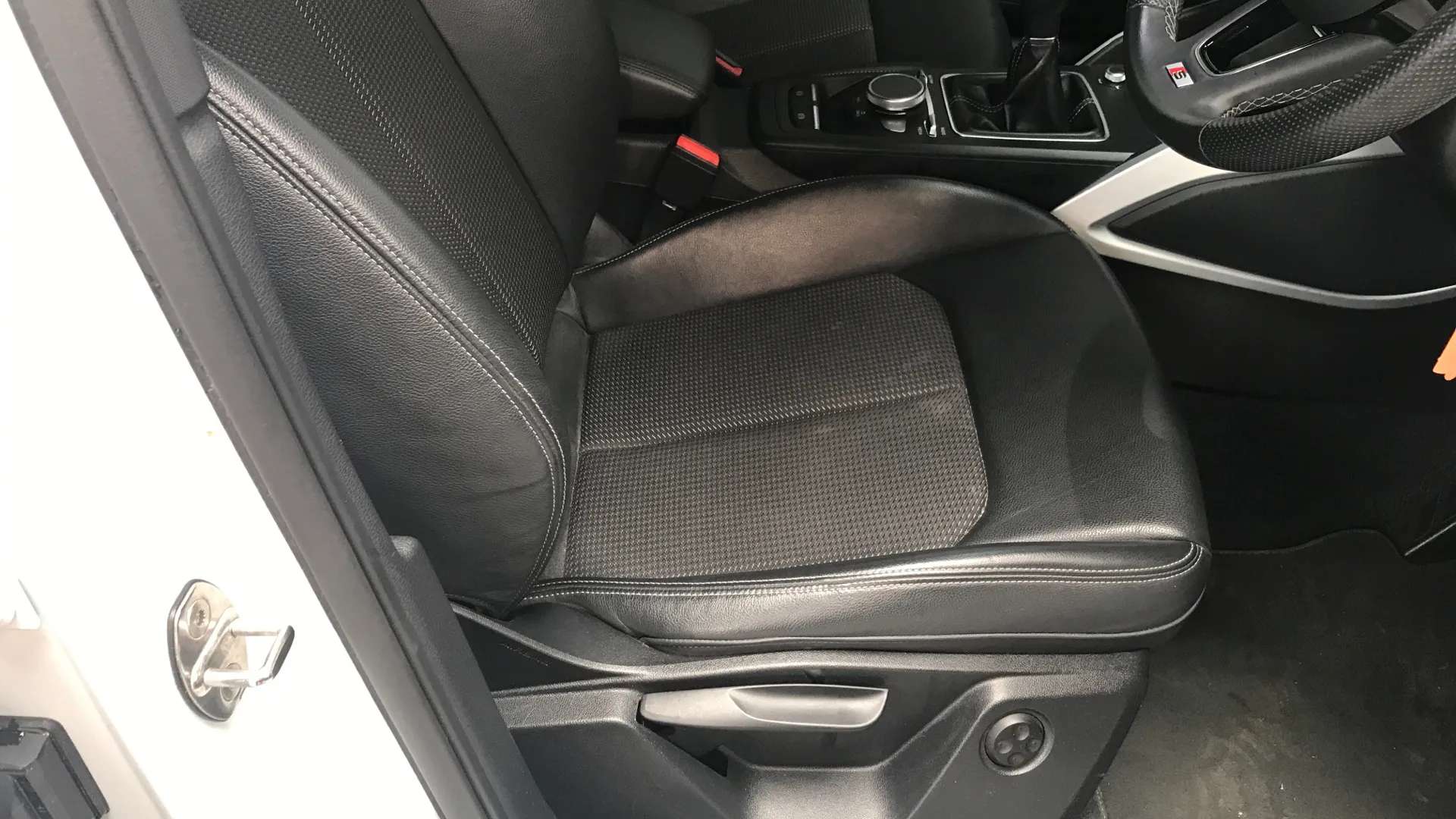 2021 AUDI Q2 2021 AUDI Q2