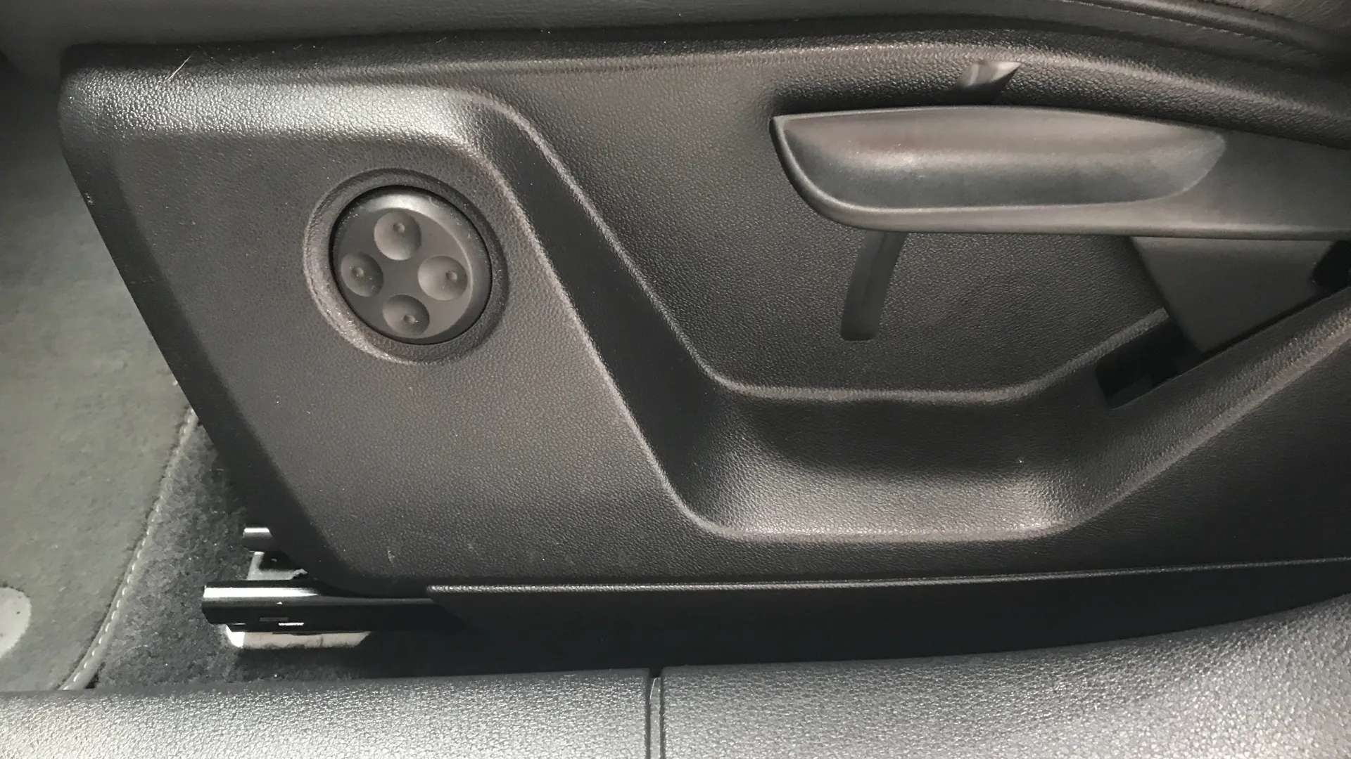 2021 AUDI Q2 2021 AUDI Q2