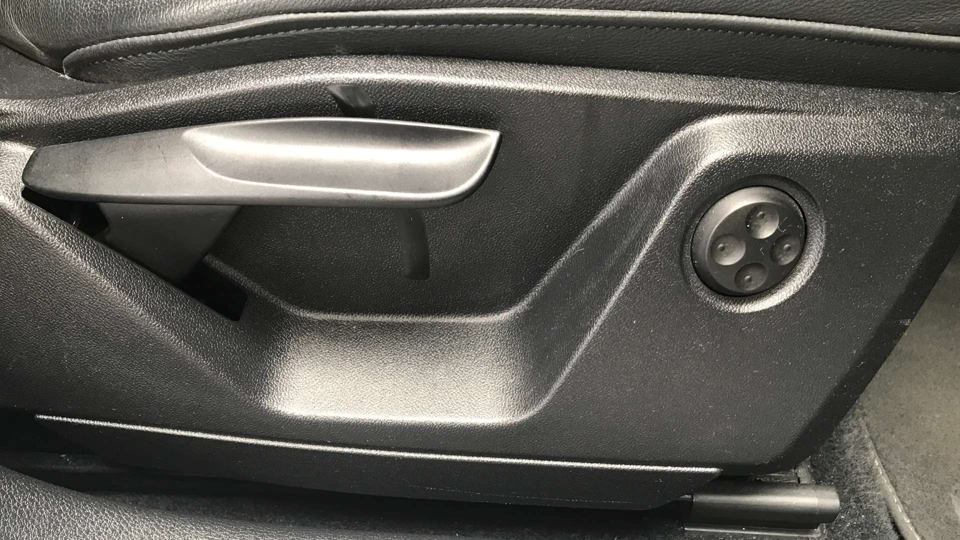 2021 AUDI Q2 2021 AUDI Q2