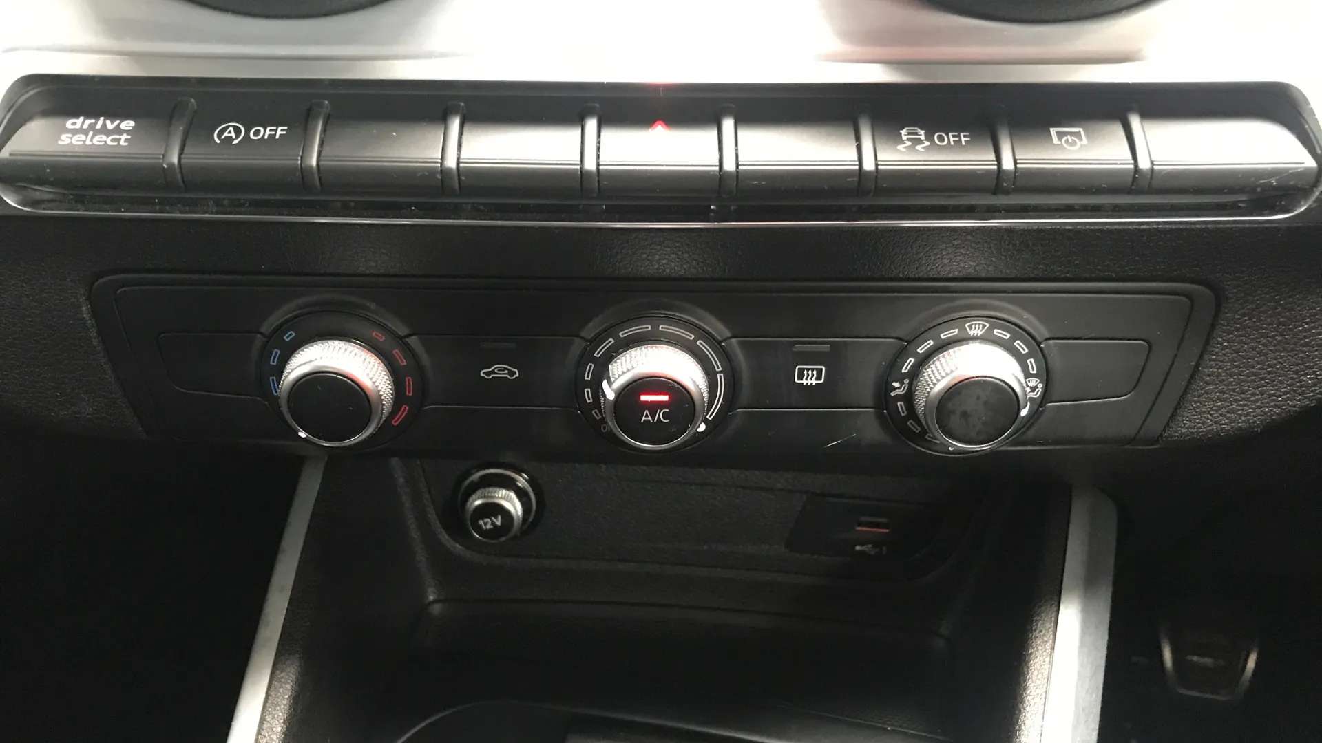 2021 AUDI Q2 2021 AUDI Q2