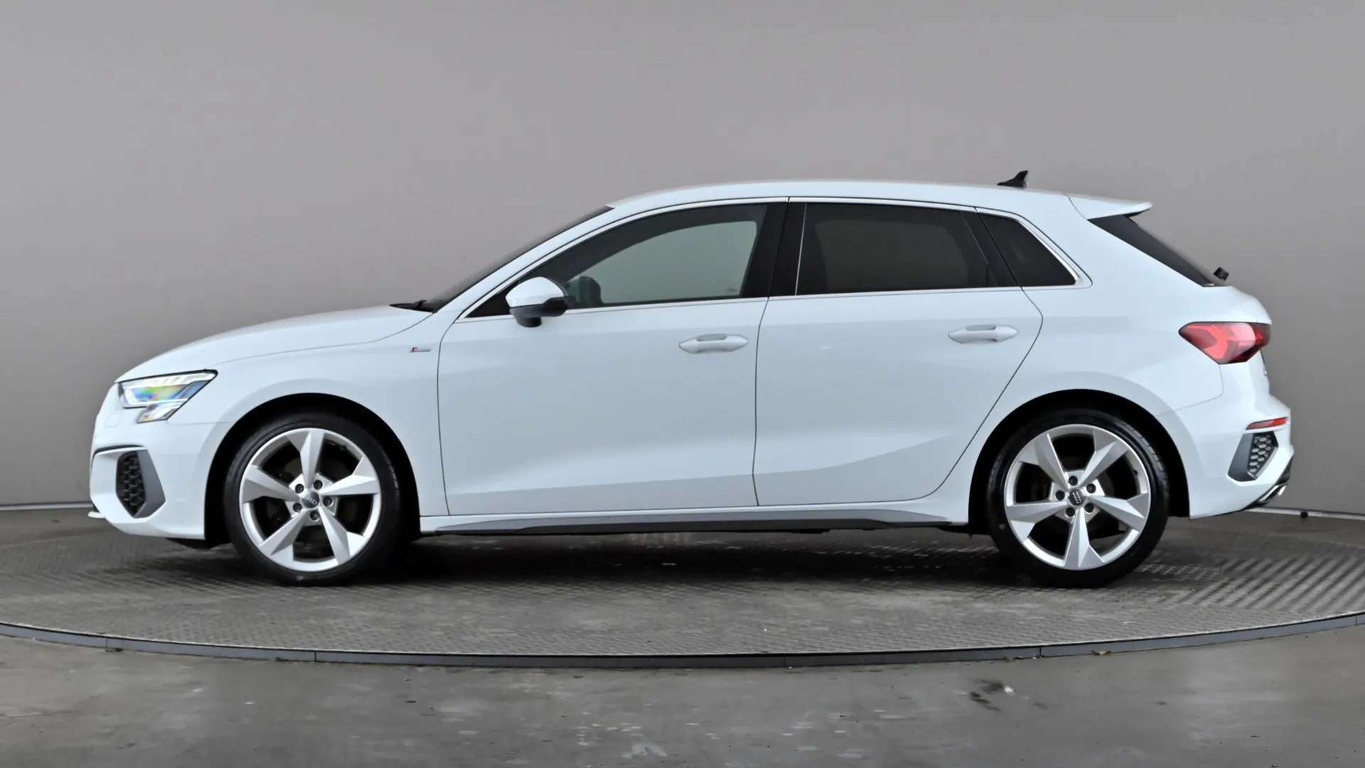 A 2020 AUDI A3 35 TFSI S Line A 2020 AUDI A3 35 TFSI S Line