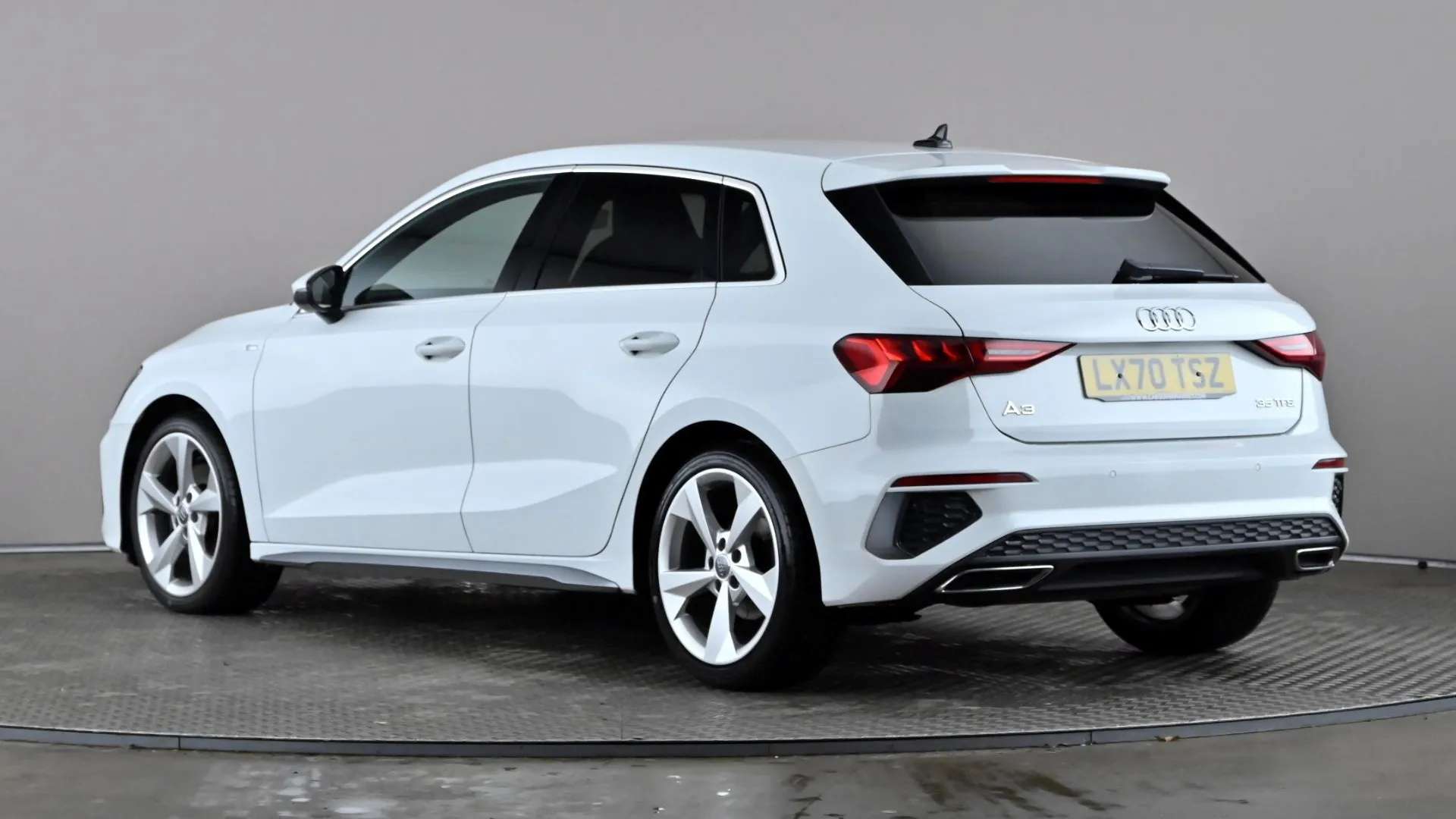 A 2020 AUDI A3 35 TFSI S Line A 2020 AUDI A3 35 TFSI S Line