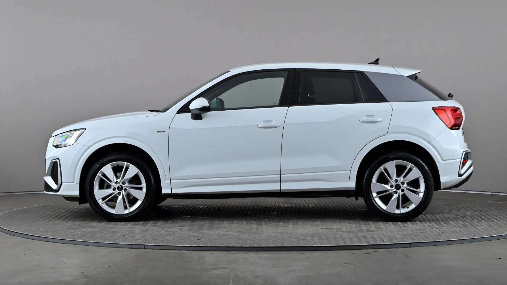 A 2024 AUDI Q2 35 TFSI S Line A 2024 AUDI Q2 35 TFSI S Line