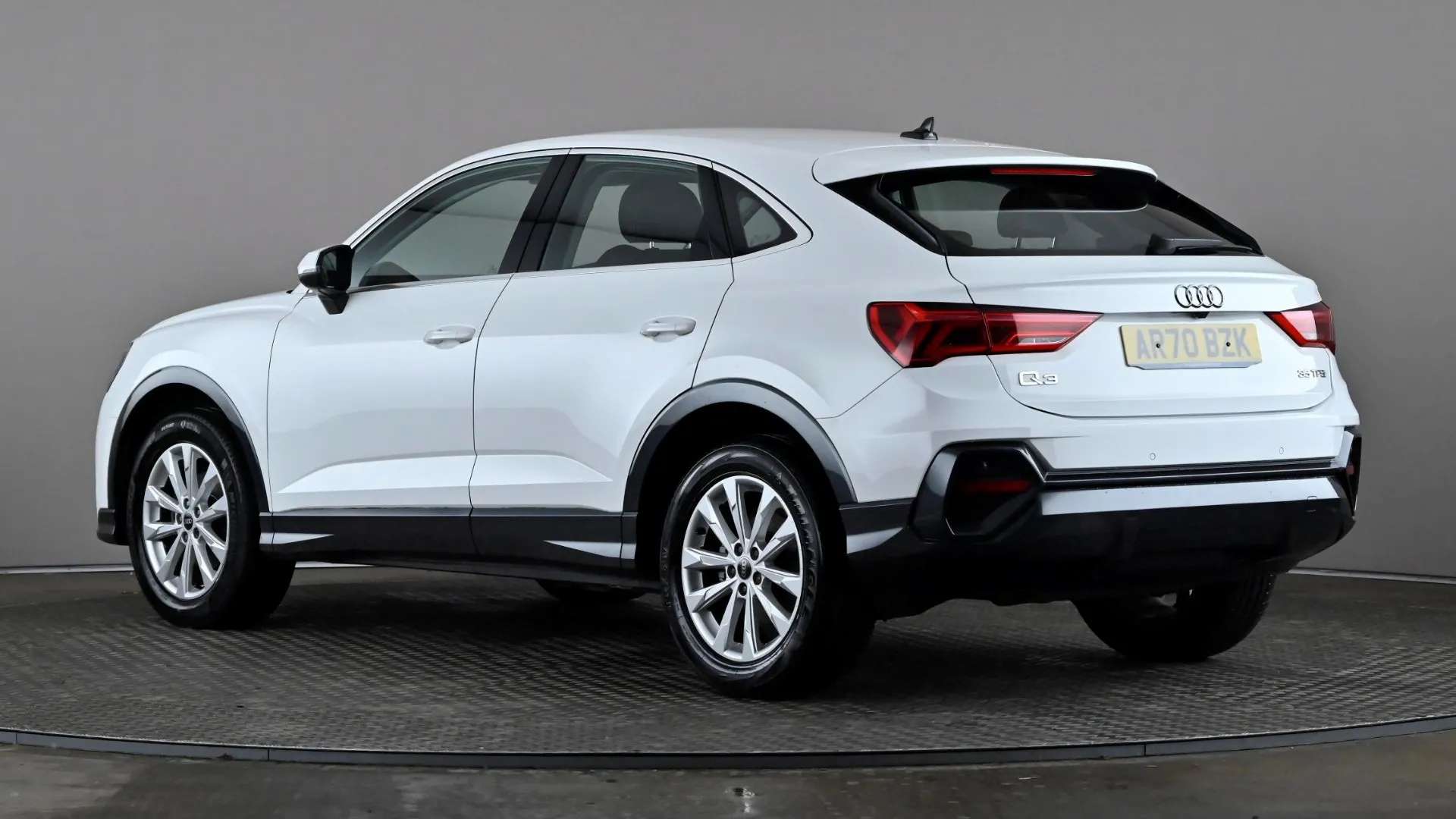 A 2021 AUDI Q3 35 TFSI Sport A 2021 AUDI Q3 35 TFSI Sport