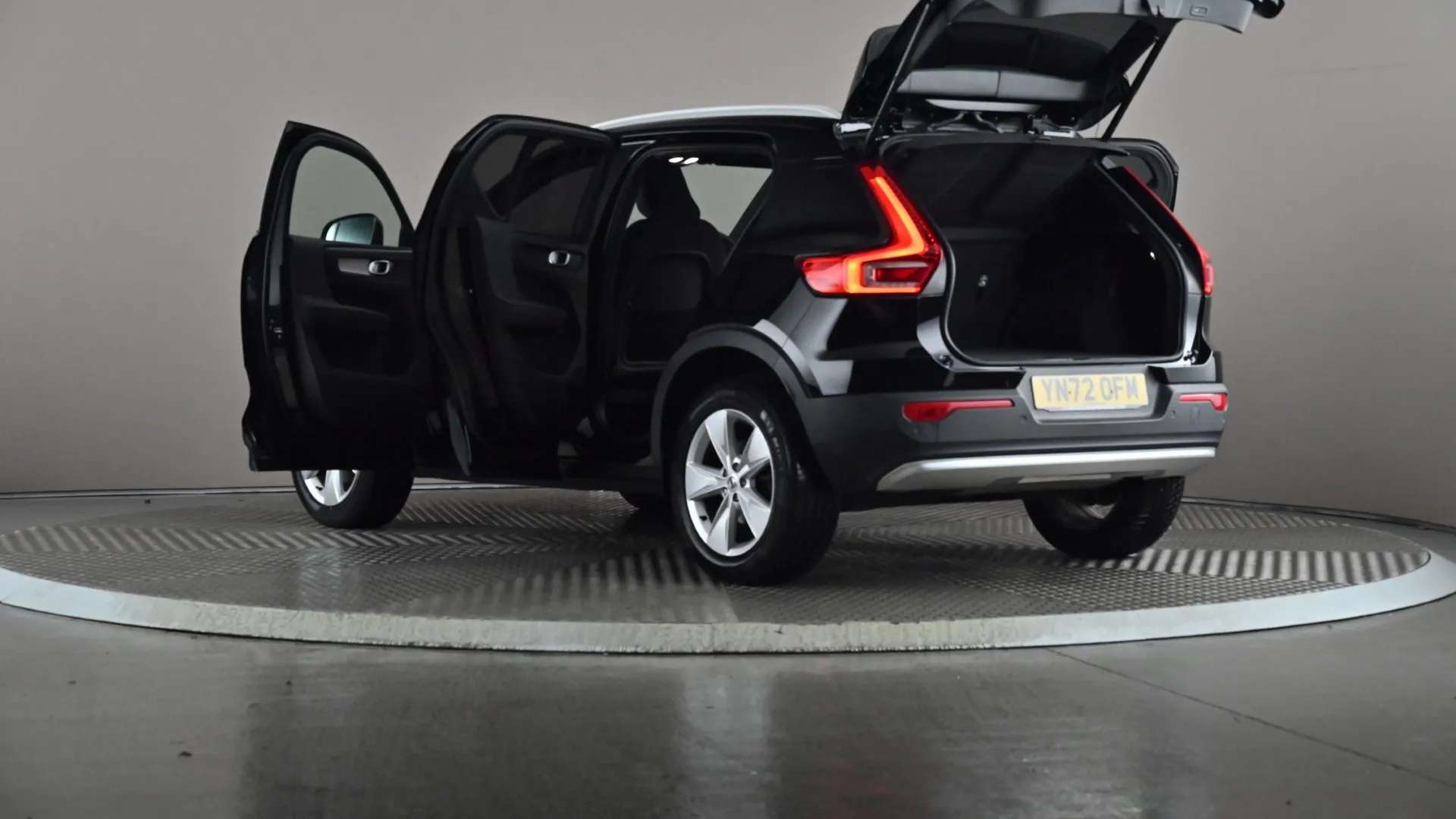 2022 VOLVO XC40 2022 VOLVO XC40