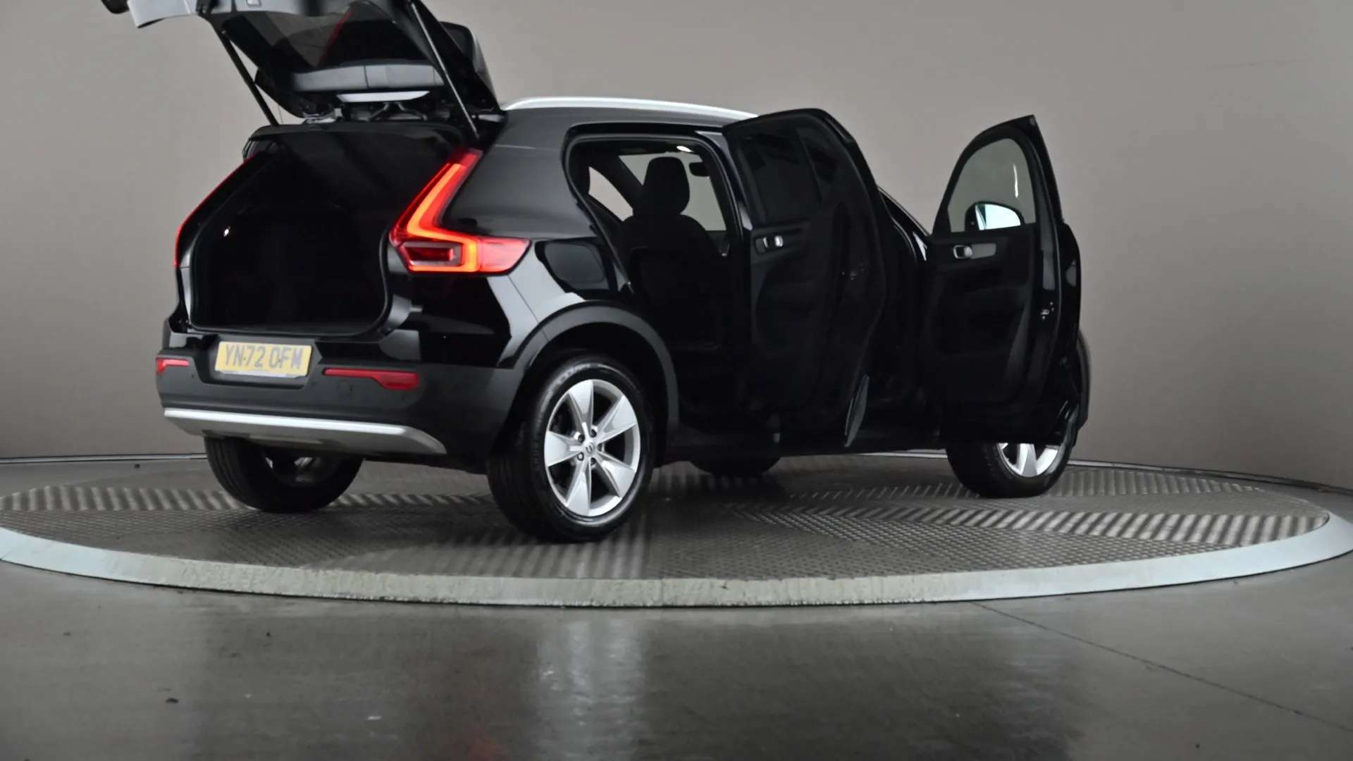 2022 VOLVO XC40 2022 VOLVO XC40
