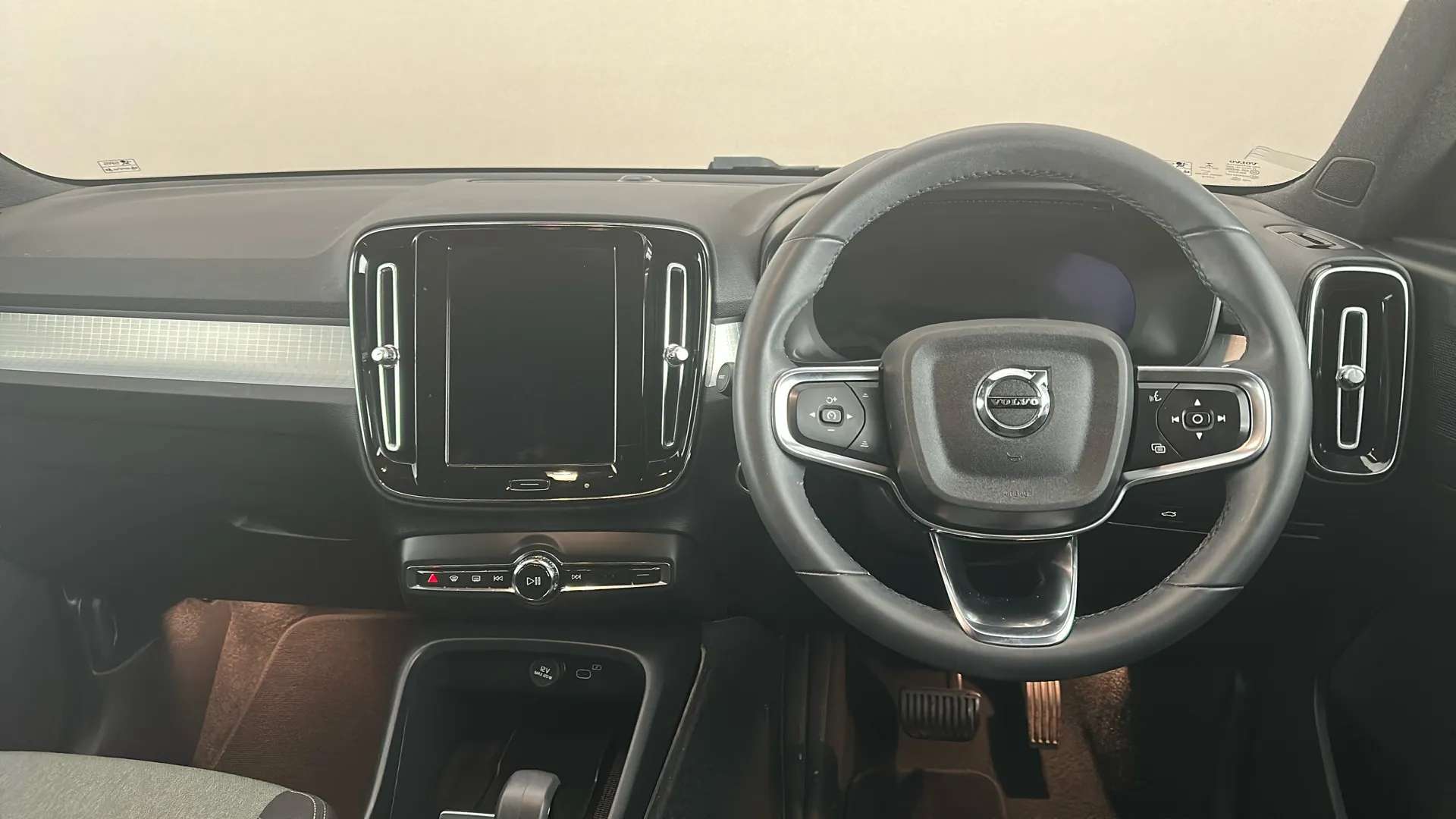 2022 VOLVO XC40 2022 VOLVO XC40