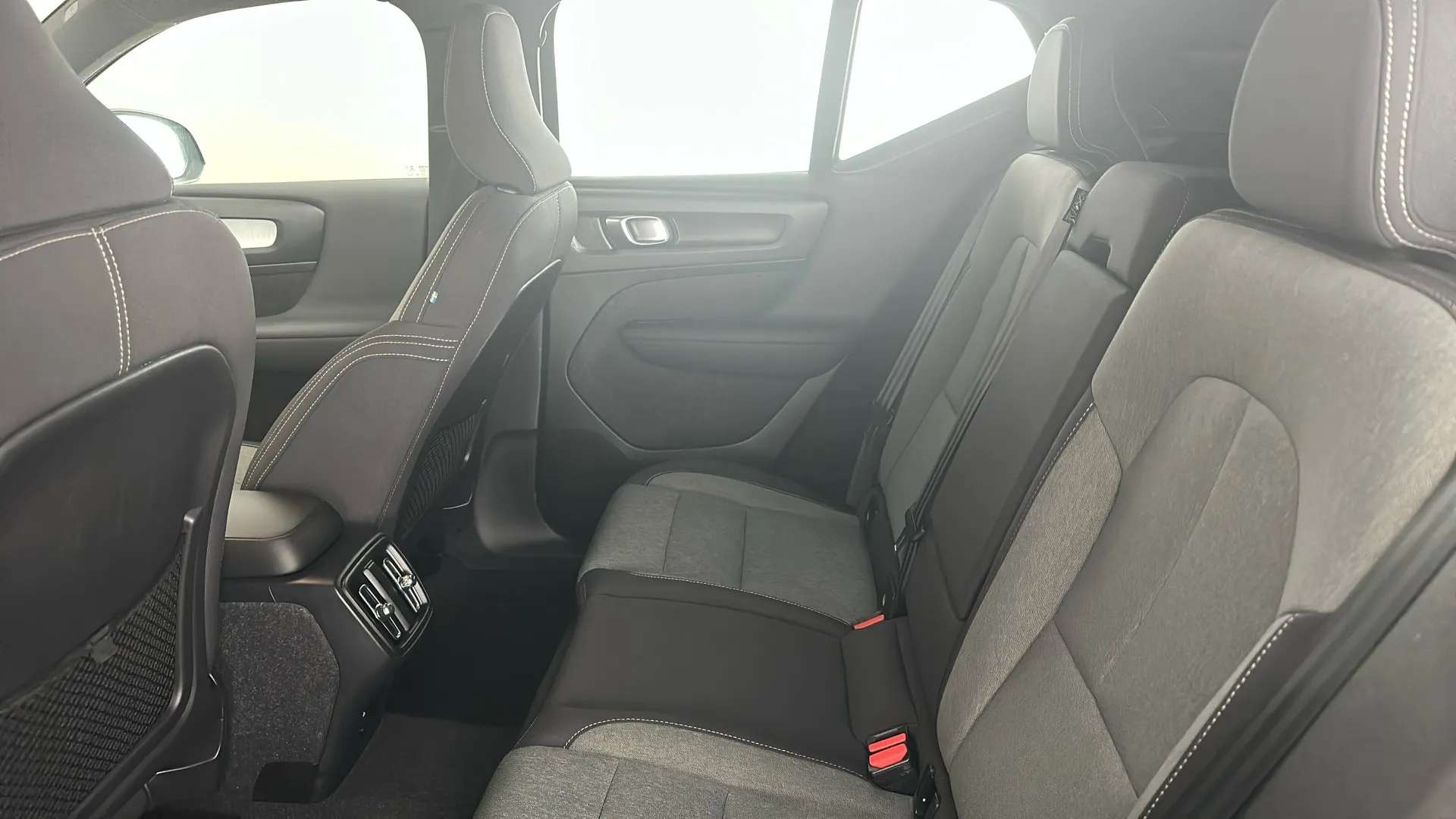 2022 VOLVO XC40 2022 VOLVO XC40