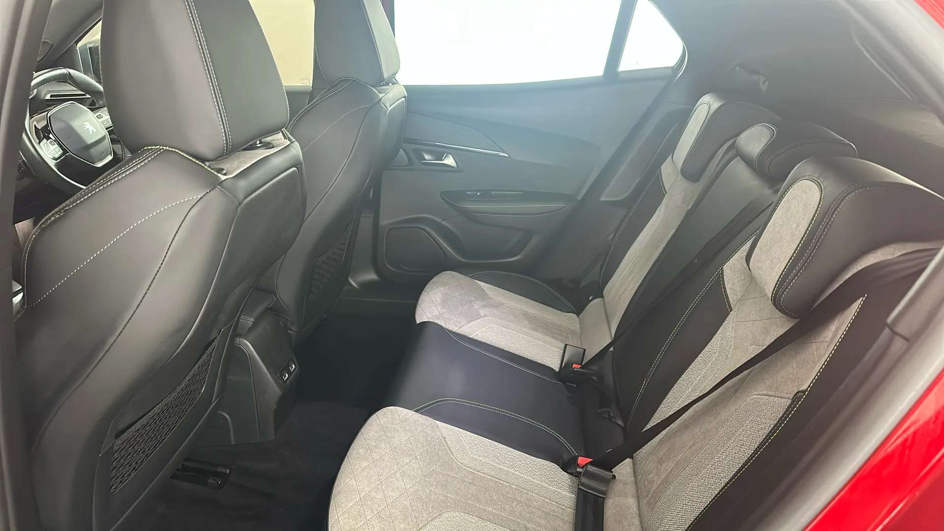 2021 PEUGEOT 2008 2021 PEUGEOT 2008