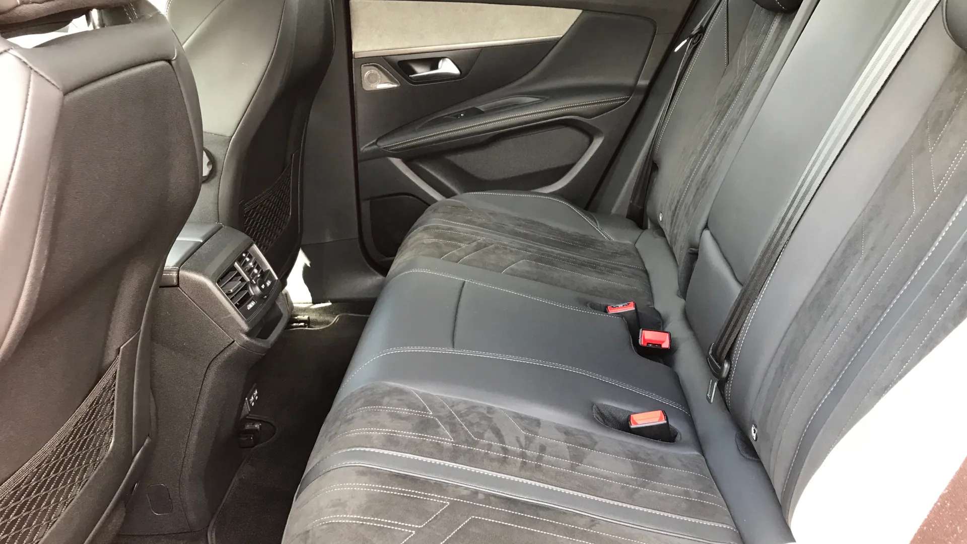 2022 PEUGEOT 3008 2022 PEUGEOT 3008