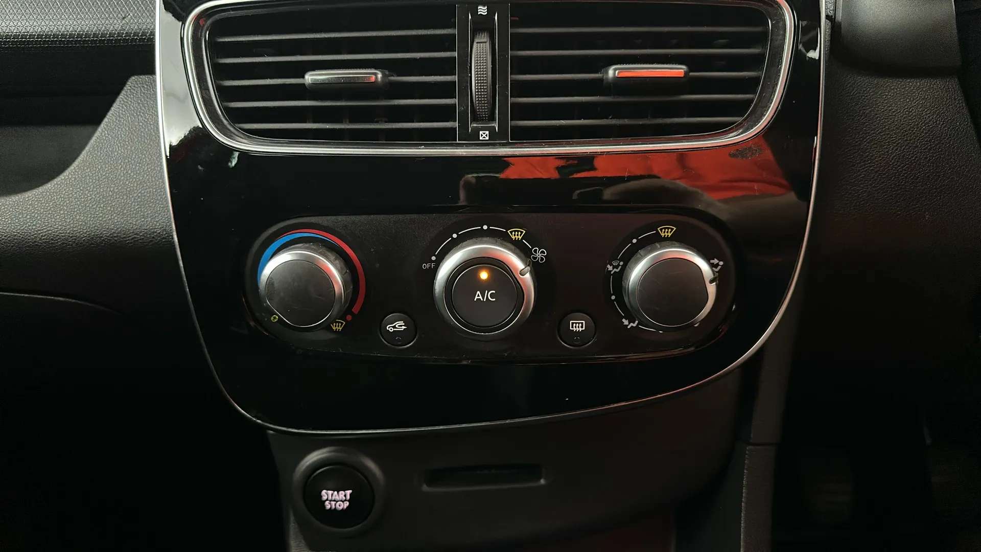 2019 RENAULT CLIO 2019 RENAULT CLIO