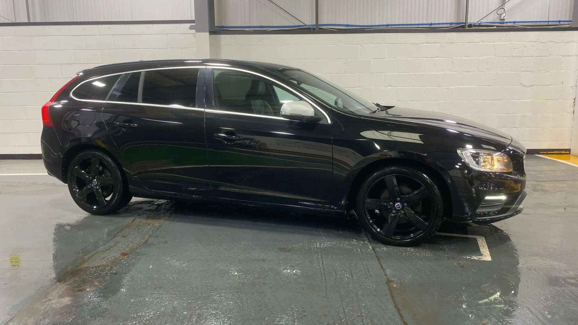 2018 VOLVO V60 2018 VOLVO V60