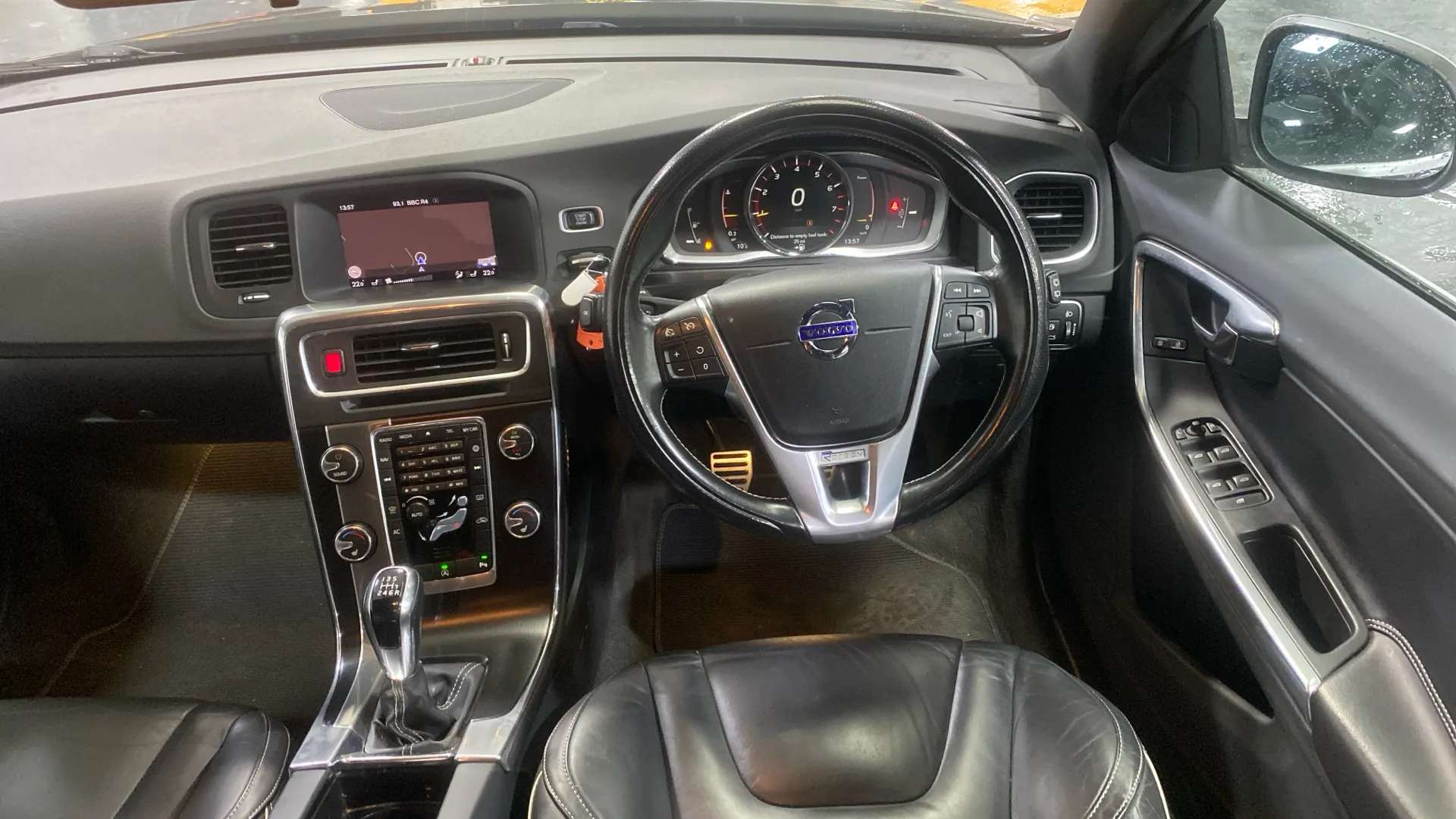 2018 VOLVO V60 2018 VOLVO V60