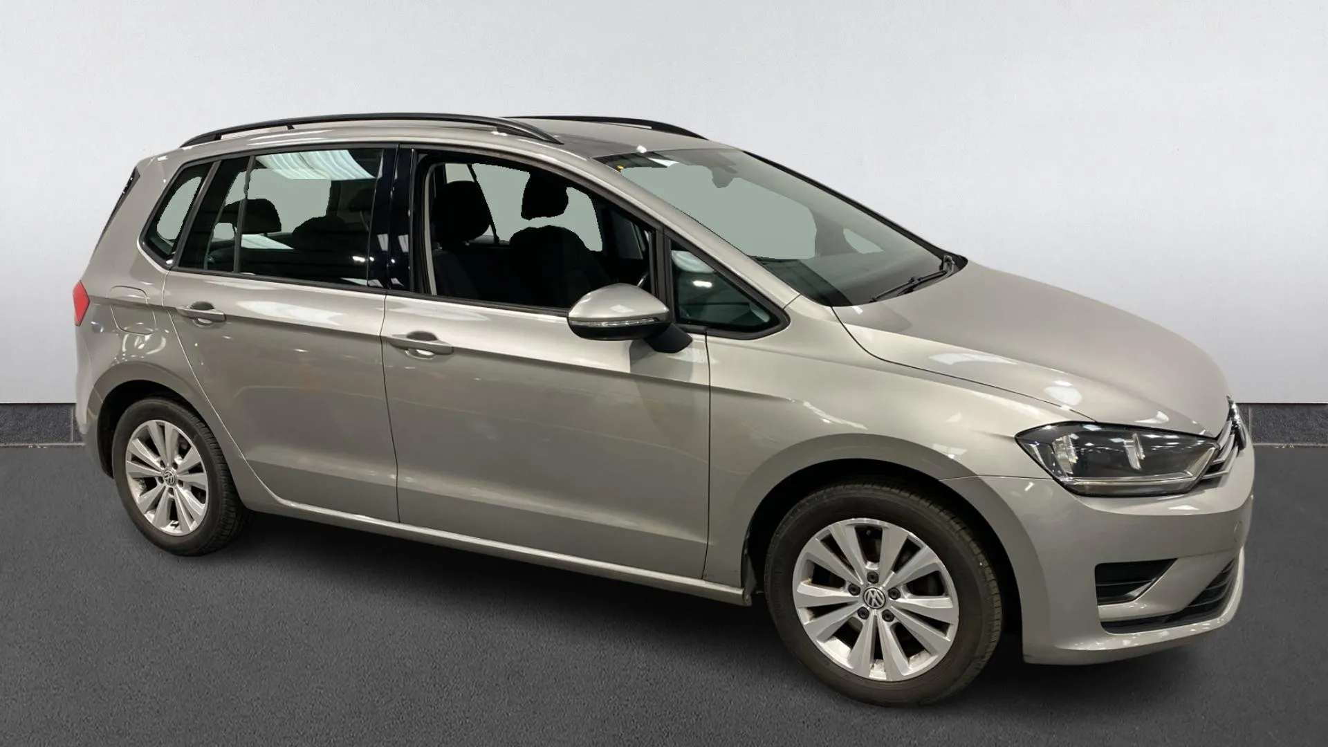 A 2017 VOLKSWAGEN GOLF SV 1.4 TSI SE DSG A 2017 VOLKSWAGEN GOLF SV 1.4 TSI SE DSG