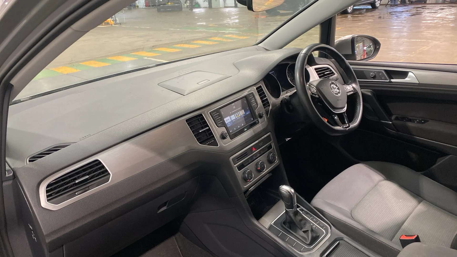 2017 VOLKSWAGEN GOLF SV 2017 VOLKSWAGEN GOLF SV