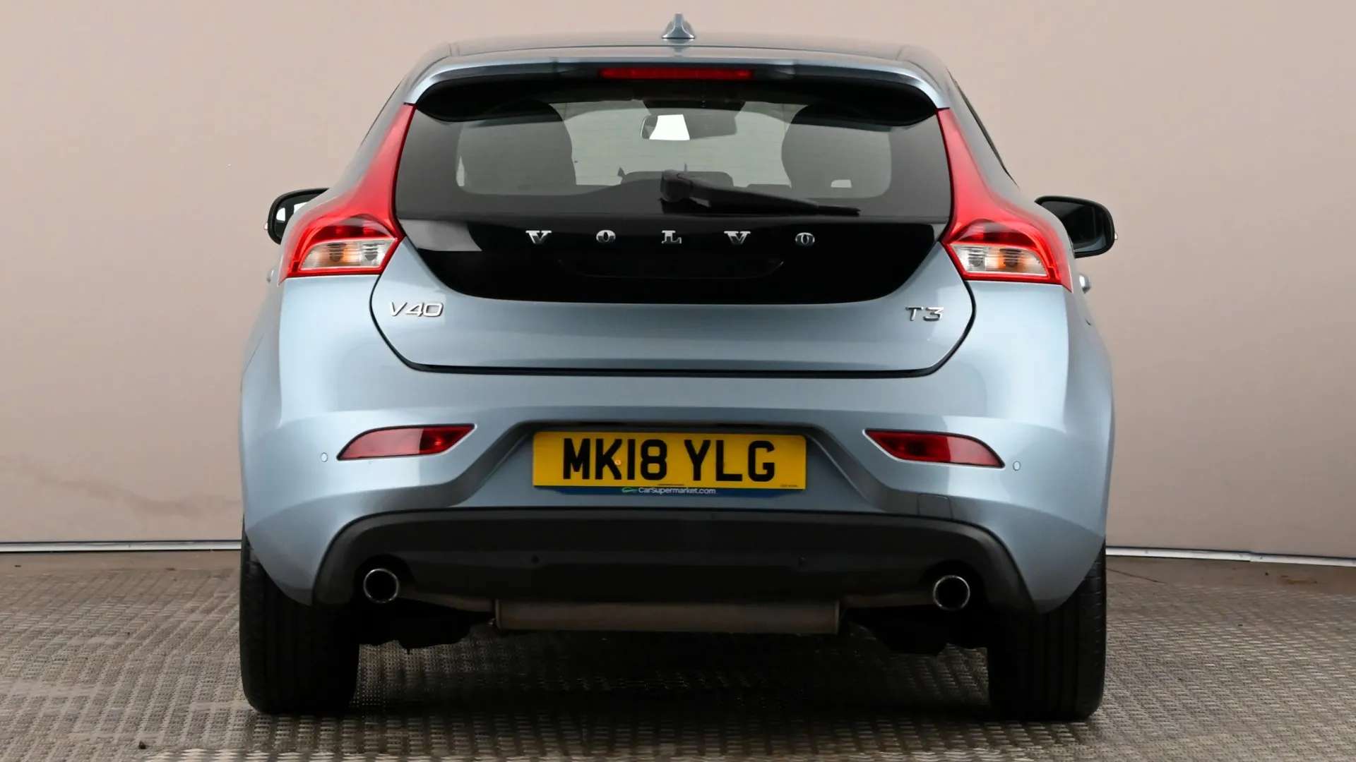 2018 VOLVO V40 2018 VOLVO V40