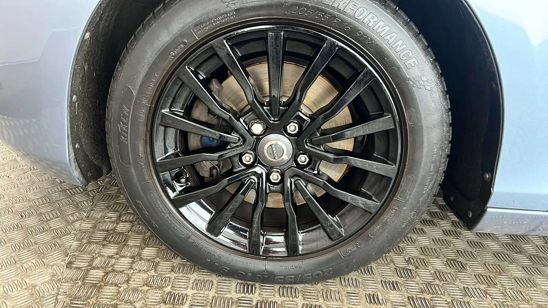 2018 VOLVO V40 2018 VOLVO V40