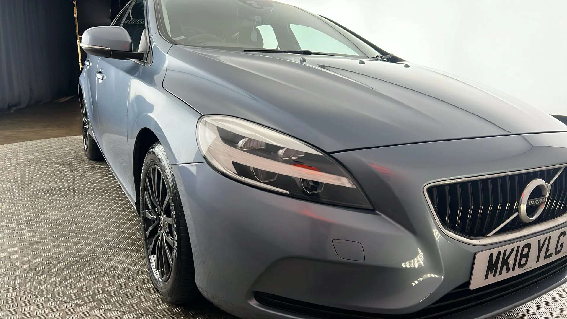 2018 VOLVO V40 2018 VOLVO V40