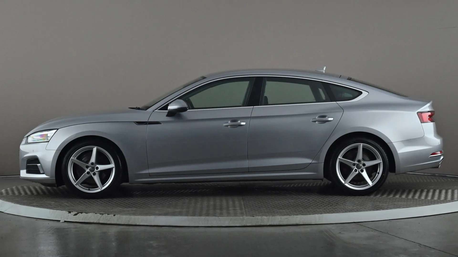 A 2019 AUDI A5 40 TFSI Sport A 2019 AUDI A5 40 TFSI Sport