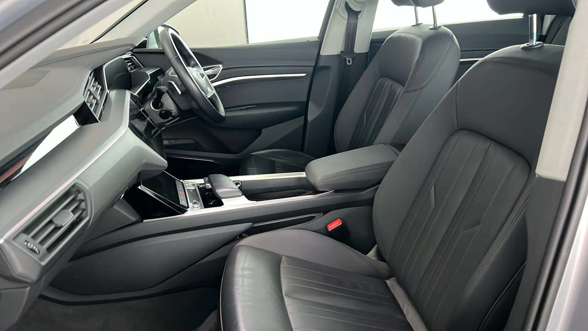 2020 AUDI E-TRON 2020 AUDI E-TRON