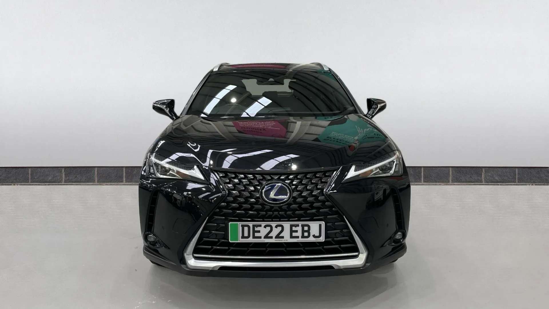 A 2022 LEXUS UX 300e 150kW 54.3 kWh E-CVT A 2022 LEXUS UX 300e 150kW 54.3 kWh E-CVT