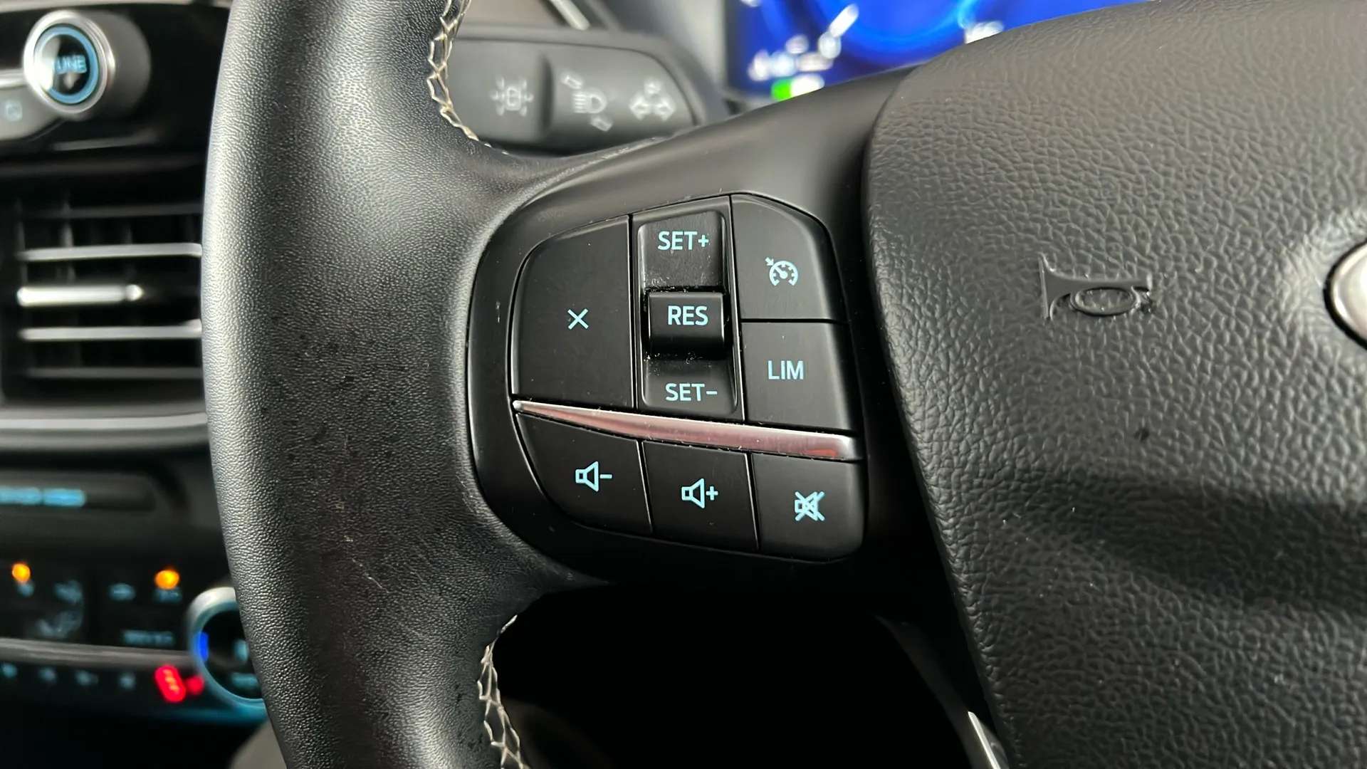 2022 FORD KUGA 2022 FORD KUGA