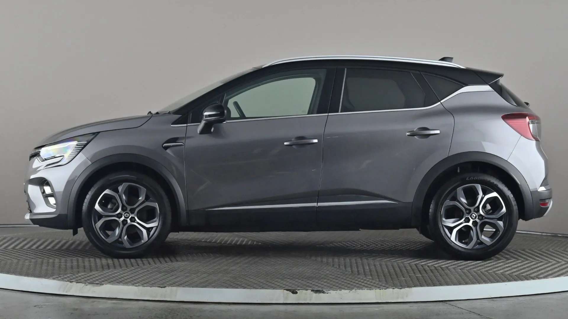 A 2023 RENAULT CAPTUR 1.6 E-Tech full hybrid 145 Techno Auto A 2023 RENAULT CAPTUR 1.6 E-Tech full hybrid 145 Techno Auto
