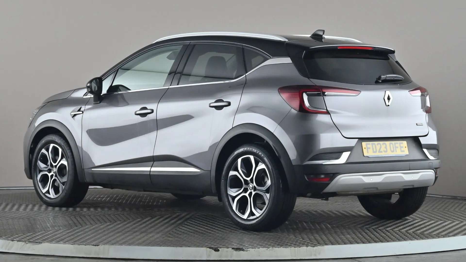 A 2023 RENAULT CAPTUR 1.6 E-Tech full hybrid 145 Techno Auto A 2023 RENAULT CAPTUR 1.6 E-Tech full hybrid 145 Techno Auto