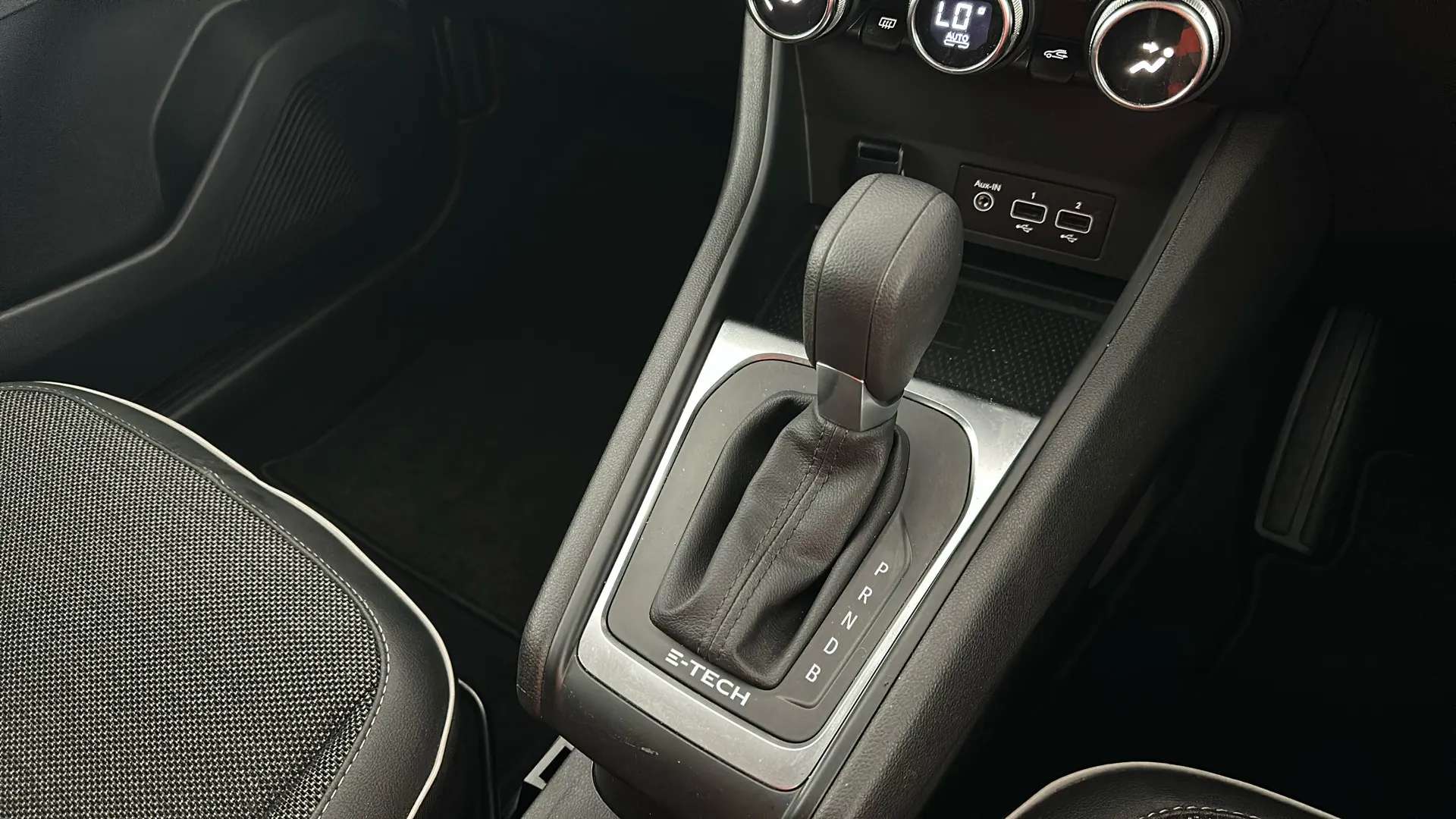 2023 RENAULT CAPTUR 2023 RENAULT CAPTUR
