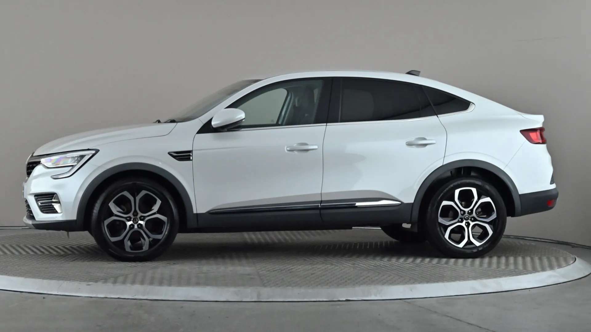 A 2023 RENAULT ARKANA 1.6 E-Tech full hybrid 145 Techno Auto A 2023 RENAULT ARKANA 1.6 E-Tech full hybrid 145 Techno Auto