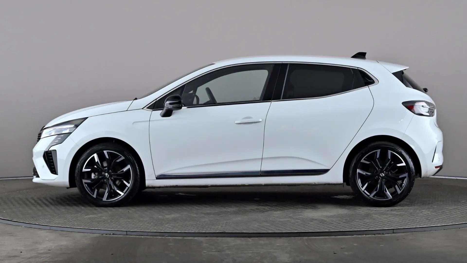 A 2025 RENAULT CLIO 1.6 E-TECH full hybrid 145 Techno Auto A 2025 RENAULT CLIO 1.6 E-TECH full hybrid 145 Techno Auto