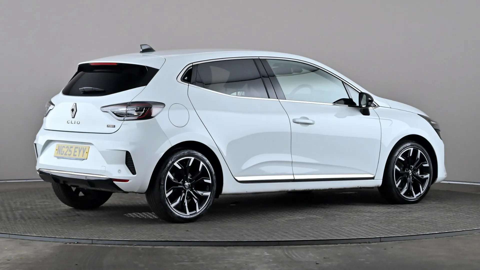 2025 RENAULT CLIO 2025 RENAULT CLIO