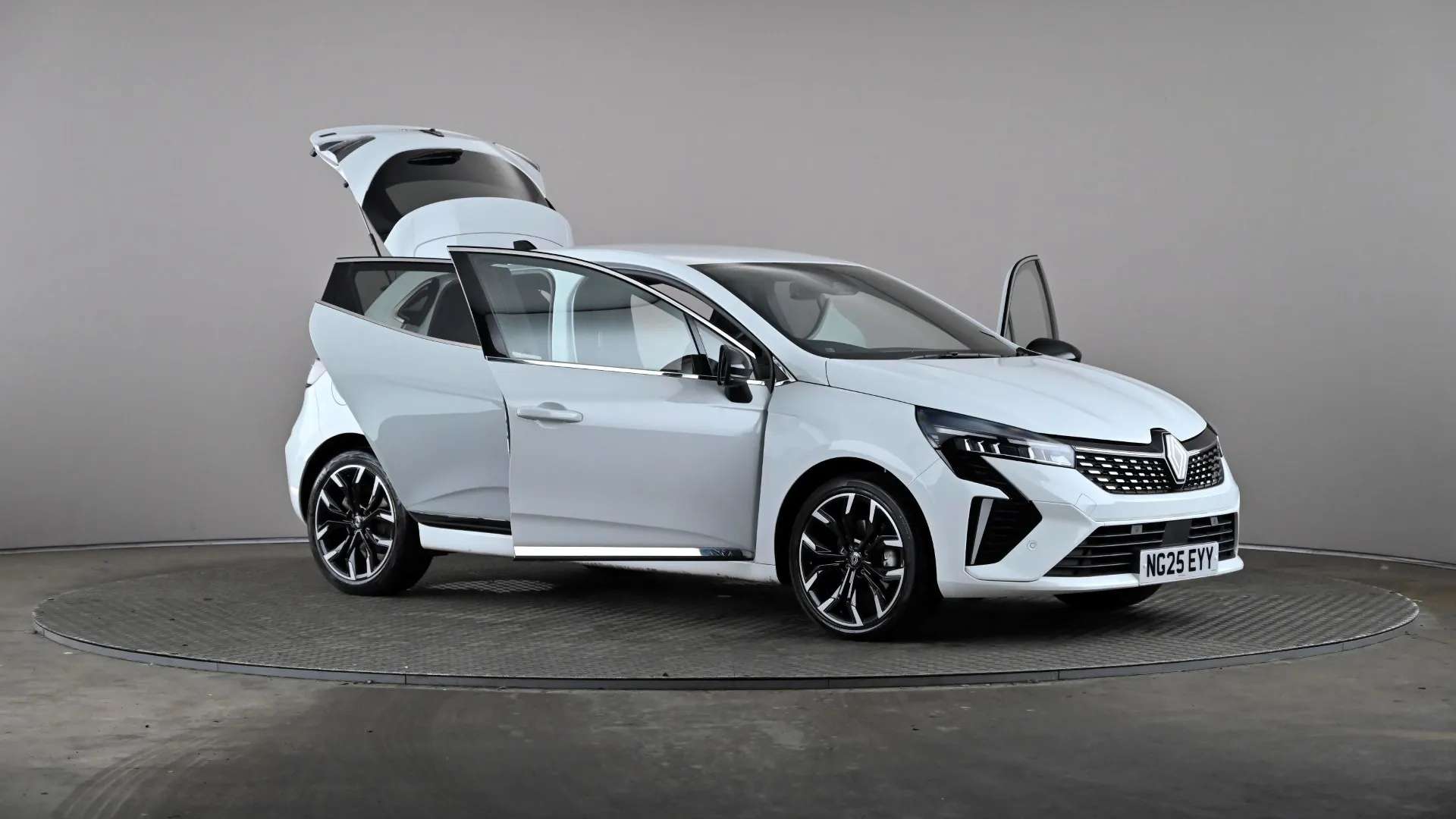 2025 RENAULT CLIO 2025 RENAULT CLIO
