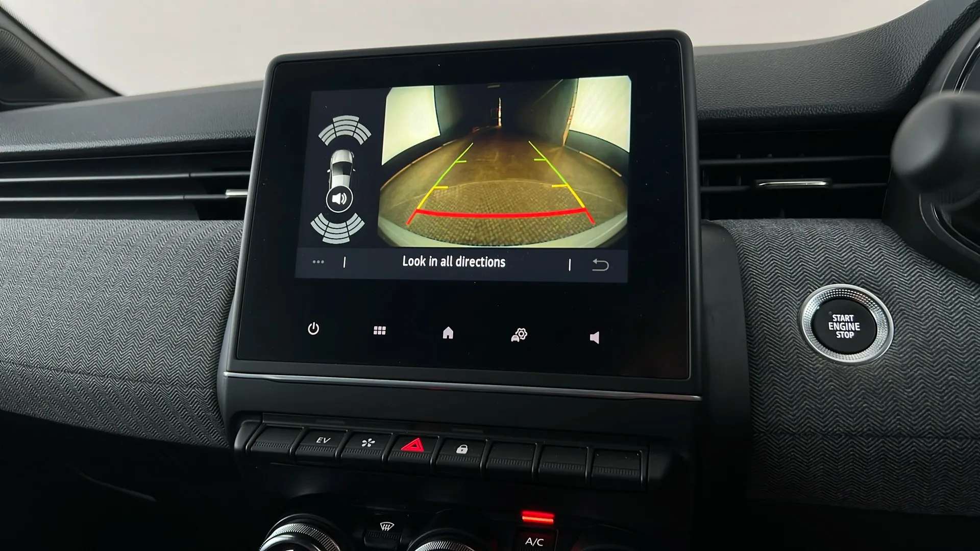 2025 RENAULT CLIO 2025 RENAULT CLIO