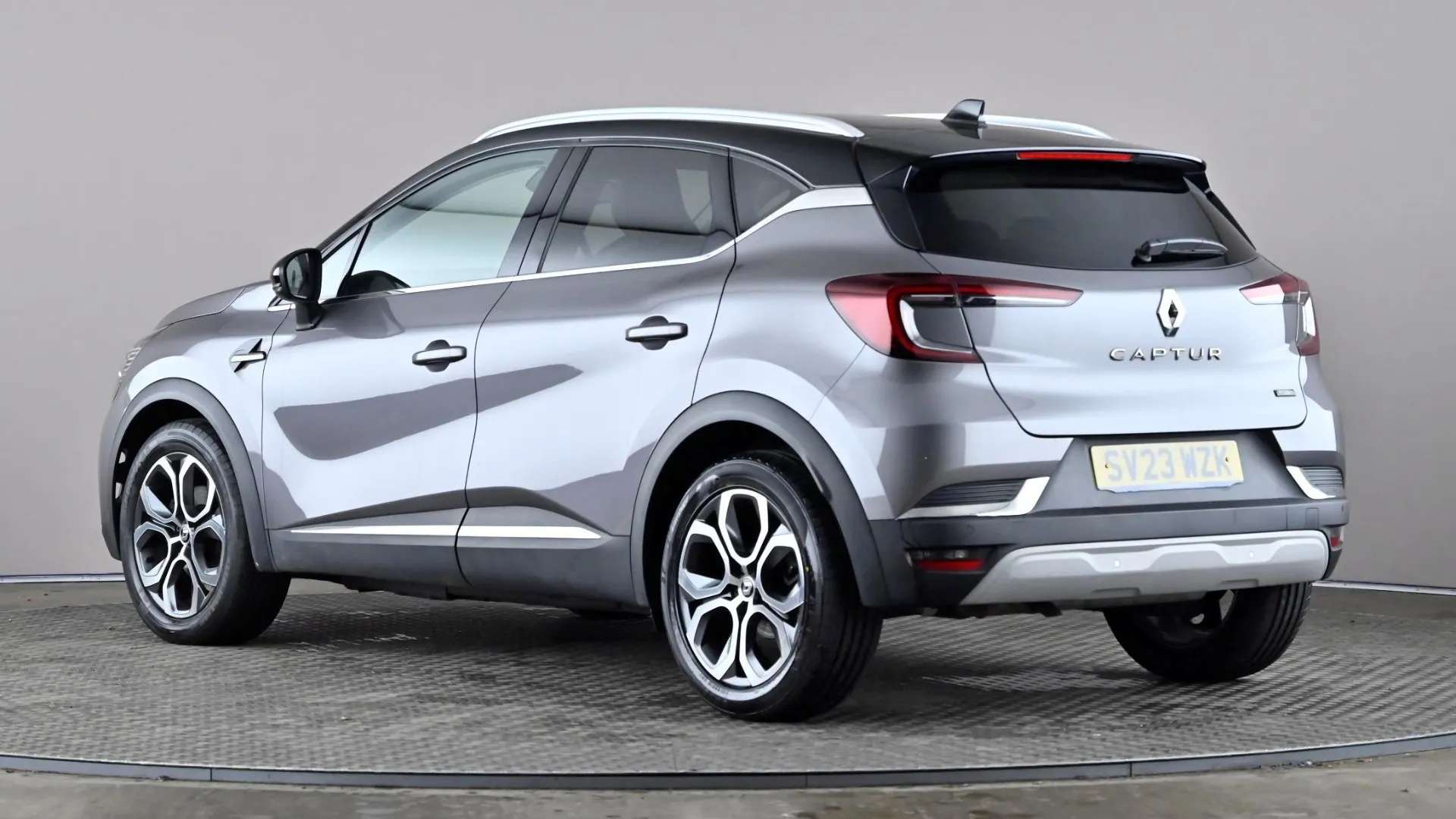 A 2023 RENAULT CAPTUR 1.6 E-Tech full hybrid 145 Techno Auto A 2023 RENAULT CAPTUR 1.6 E-Tech full hybrid 145 Techno Auto