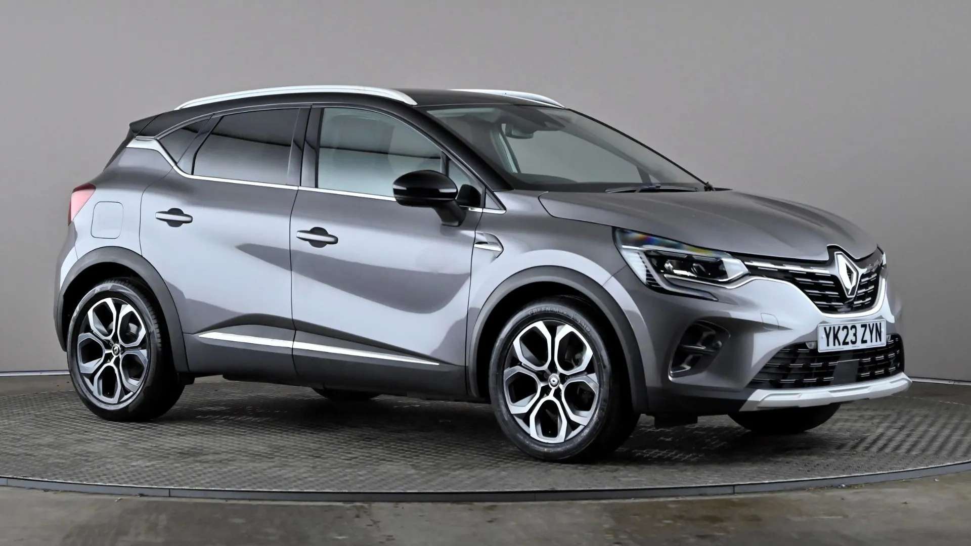 A 2023 RENAULT CAPTUR 1.6 E-Tech full hybrid 145 Techno Auto A 2023 RENAULT CAPTUR 1.6 E-Tech full hybrid 145 Techno Auto