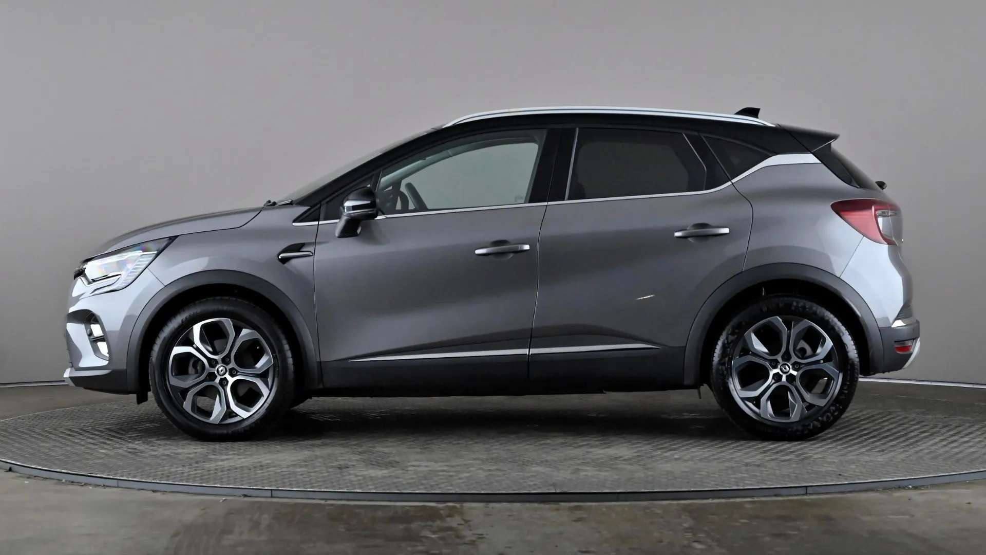 A 2023 RENAULT CAPTUR 1.6 E-Tech full hybrid 145 Techno Auto A 2023 RENAULT CAPTUR 1.6 E-Tech full hybrid 145 Techno Auto