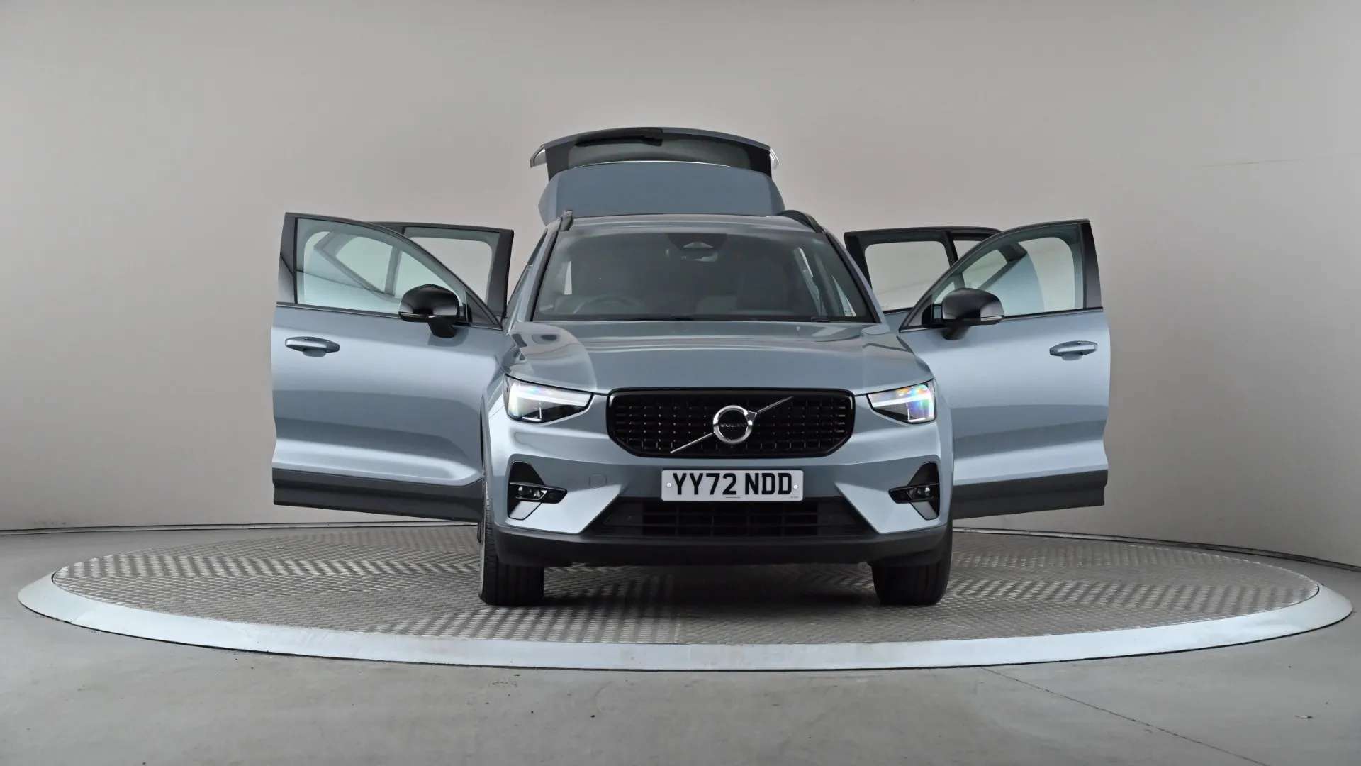 2022 VOLVO XC40 2022 VOLVO XC40