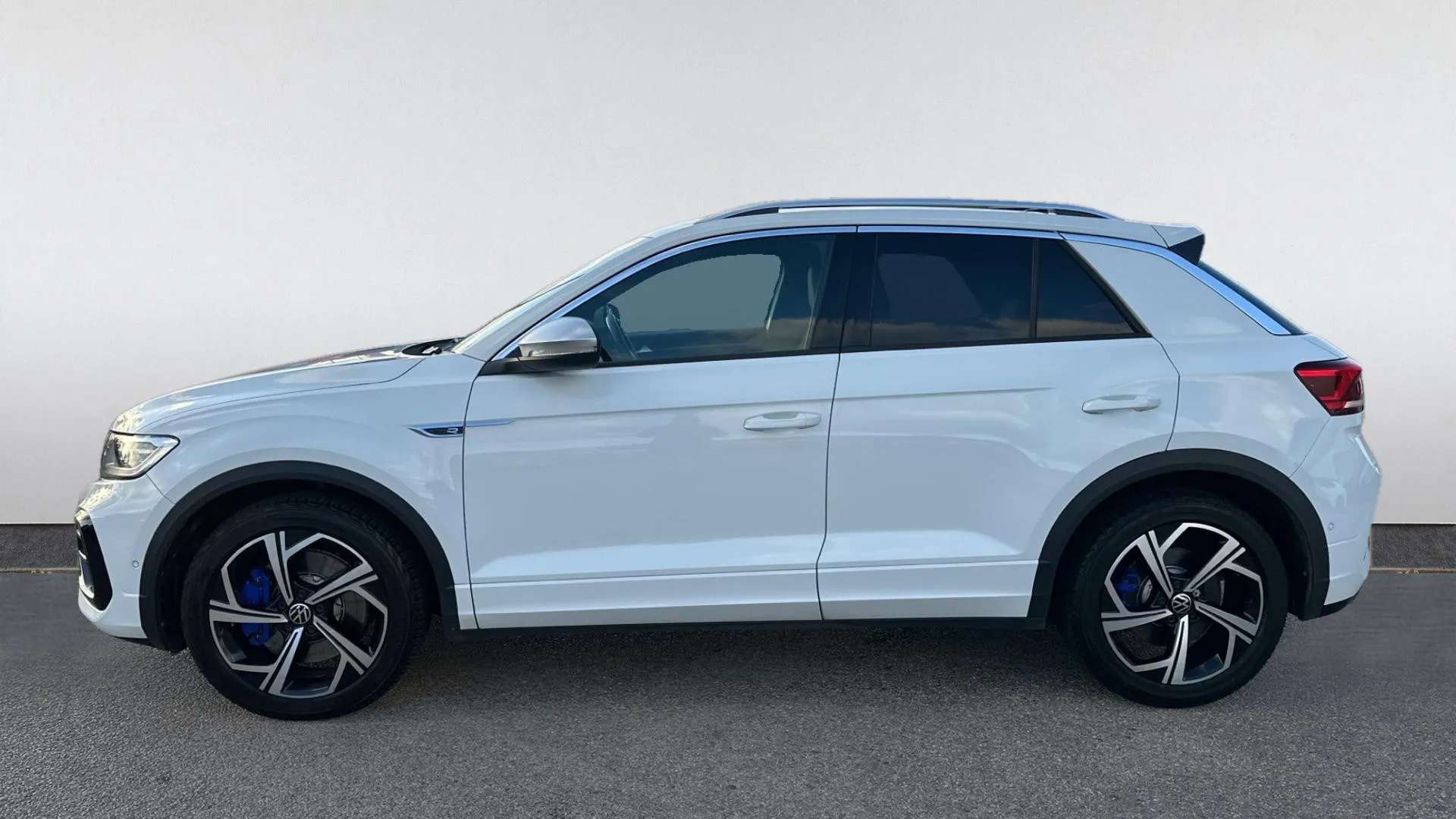 A 2023 VOLKSWAGEN T-ROC 2.0 TSI 300 4MOTION R DSG A 2023 VOLKSWAGEN T-ROC 2.0 TSI 300 4MOTION R DSG