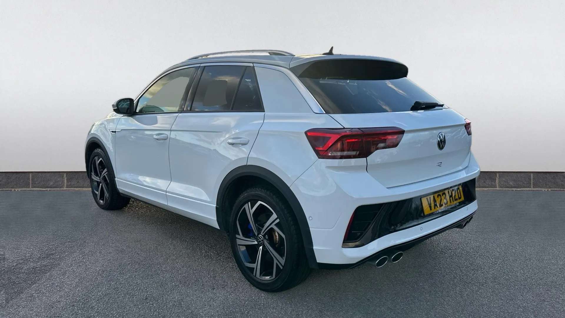 A 2023 VOLKSWAGEN T-ROC 2.0 TSI 300 4MOTION R DSG A 2023 VOLKSWAGEN T-ROC 2.0 TSI 300 4MOTION R DSG