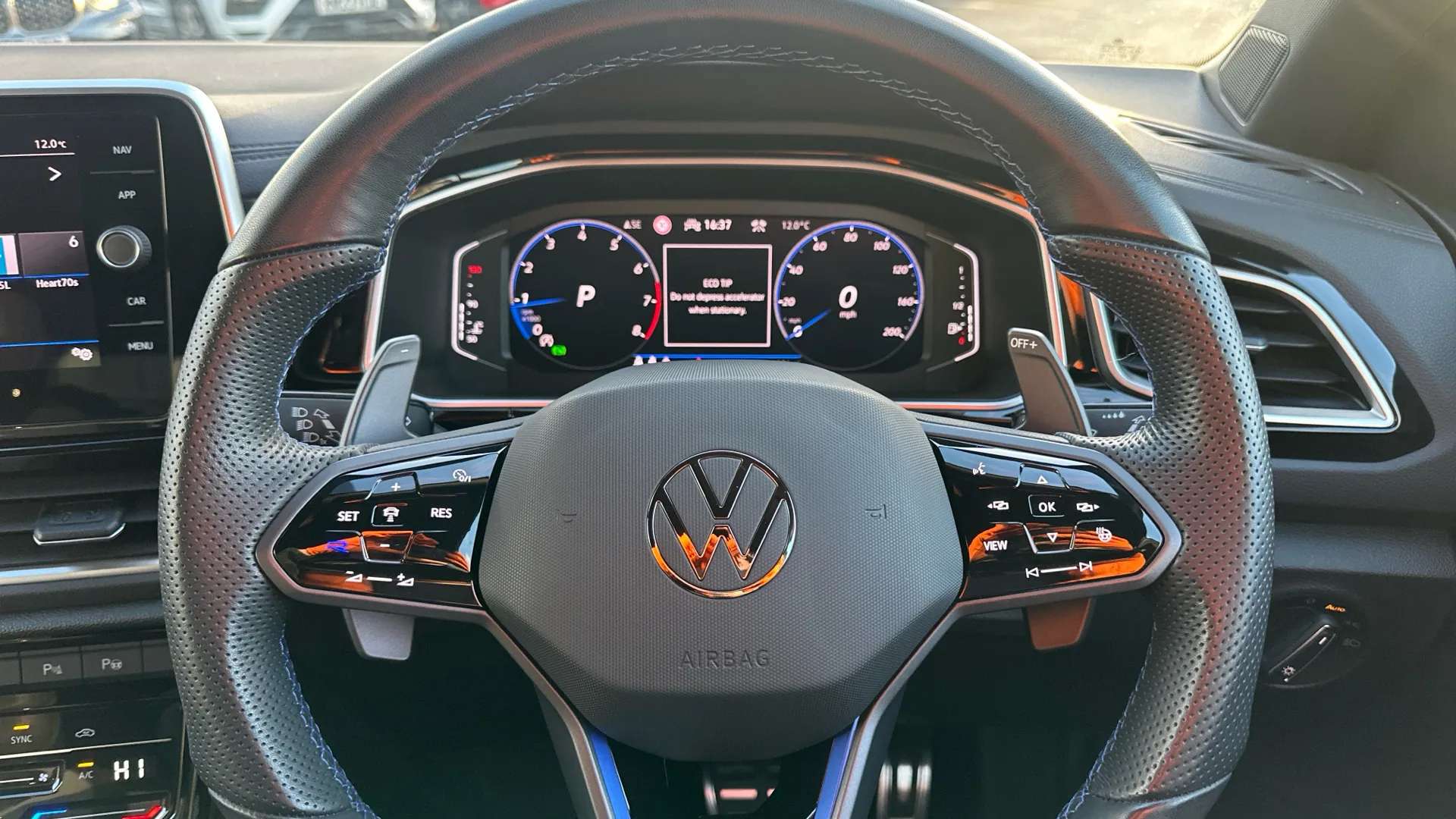 2023 VOLKSWAGEN T-ROC 2023 VOLKSWAGEN T-ROC