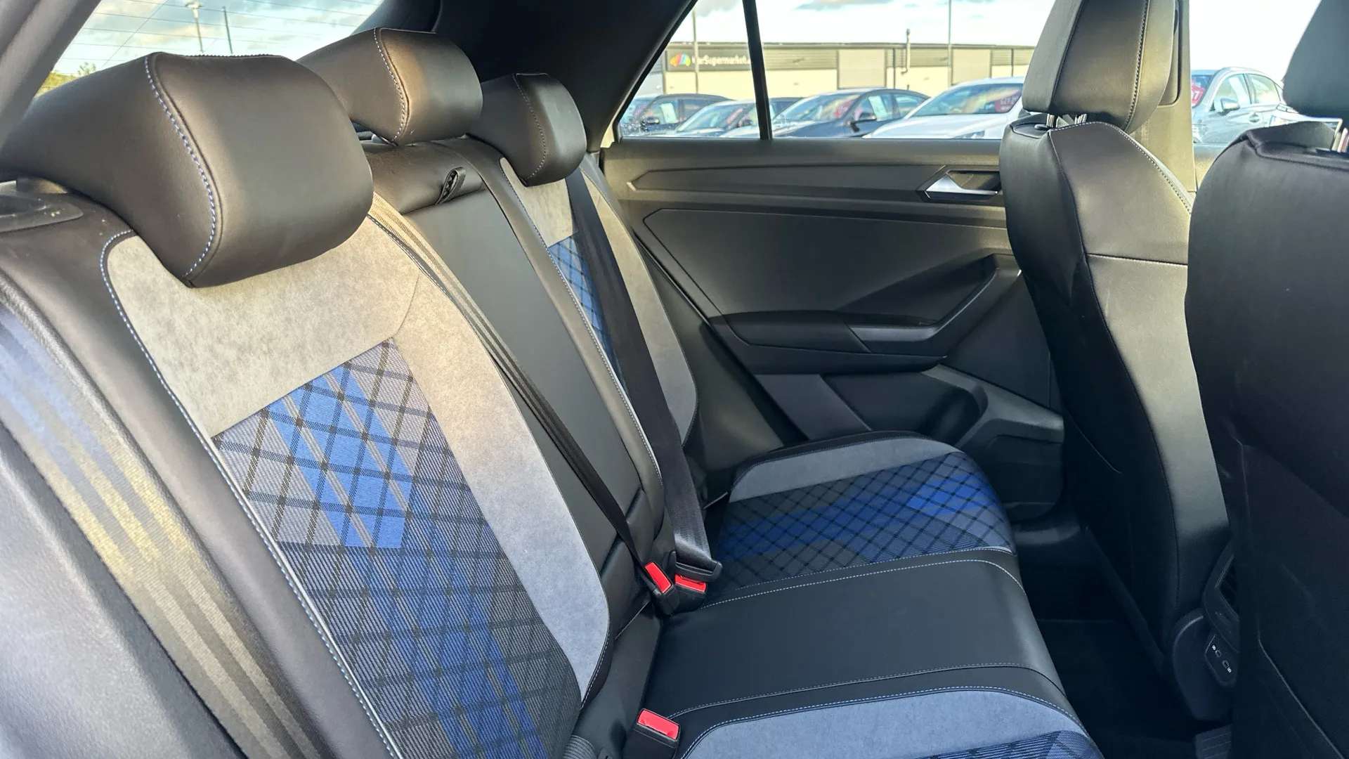 2023 VOLKSWAGEN T-ROC 2023 VOLKSWAGEN T-ROC