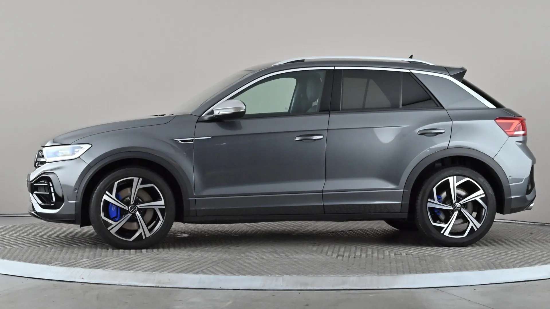 A 2023 VOLKSWAGEN T-ROC 2.0 TSI 300 4MOTION R DSG A 2023 VOLKSWAGEN T-ROC 2.0 TSI 300 4MOTION R DSG