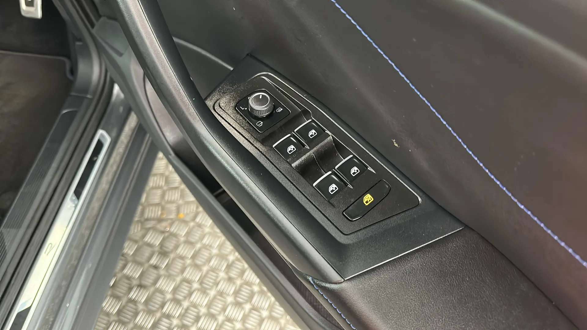 2023 VOLKSWAGEN T-ROC 2023 VOLKSWAGEN T-ROC