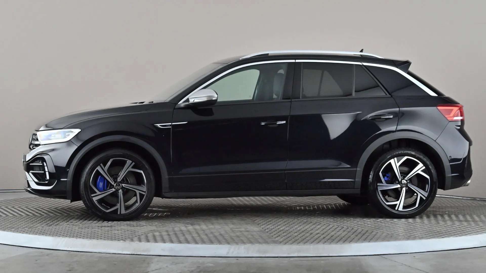 A 2023 VOLKSWAGEN T-ROC 2.0 TSI 300 4MOTION R DSG A 2023 VOLKSWAGEN T-ROC 2.0 TSI 300 4MOTION R DSG